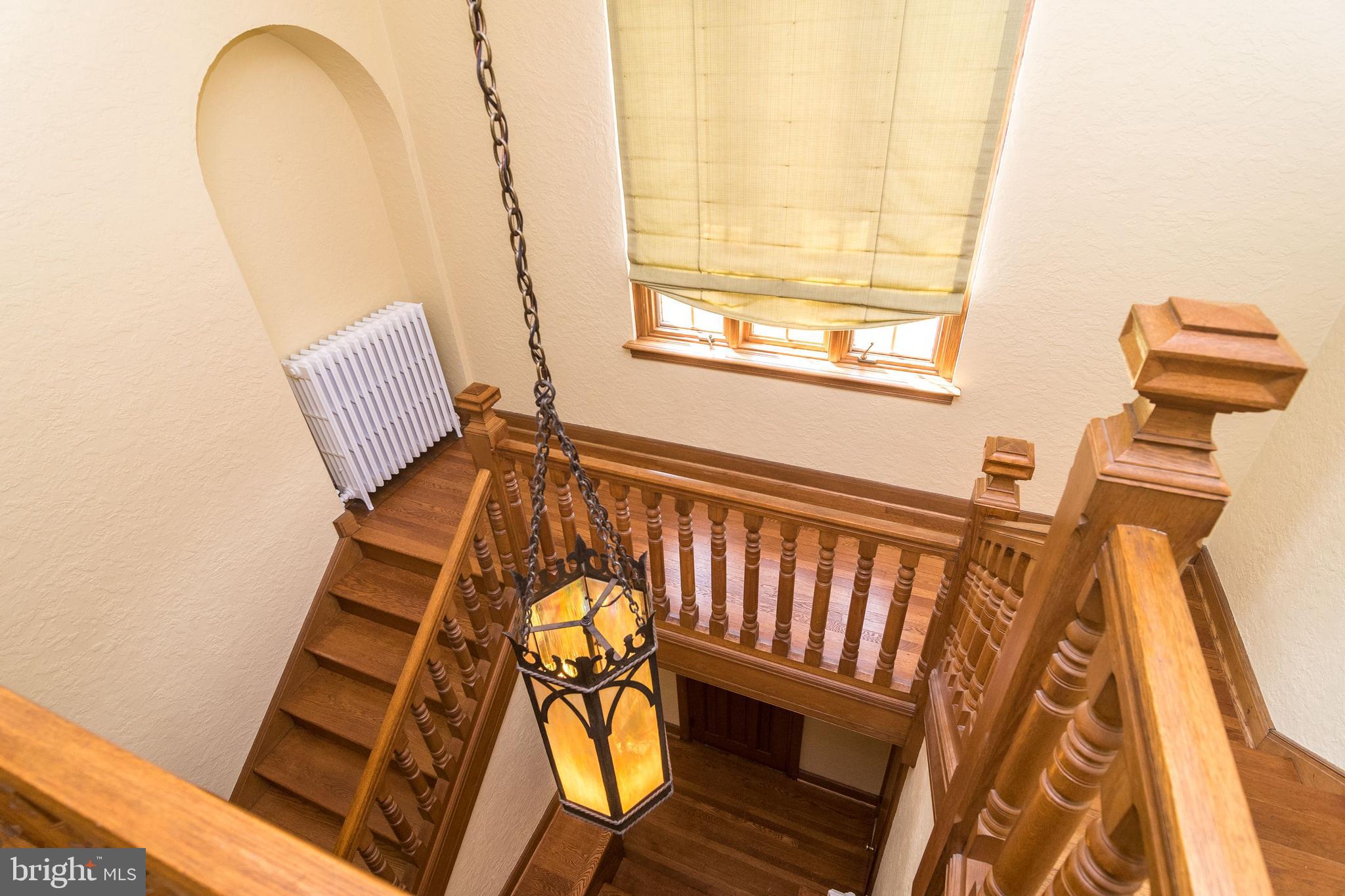 DELAVUE MANOR - Residential