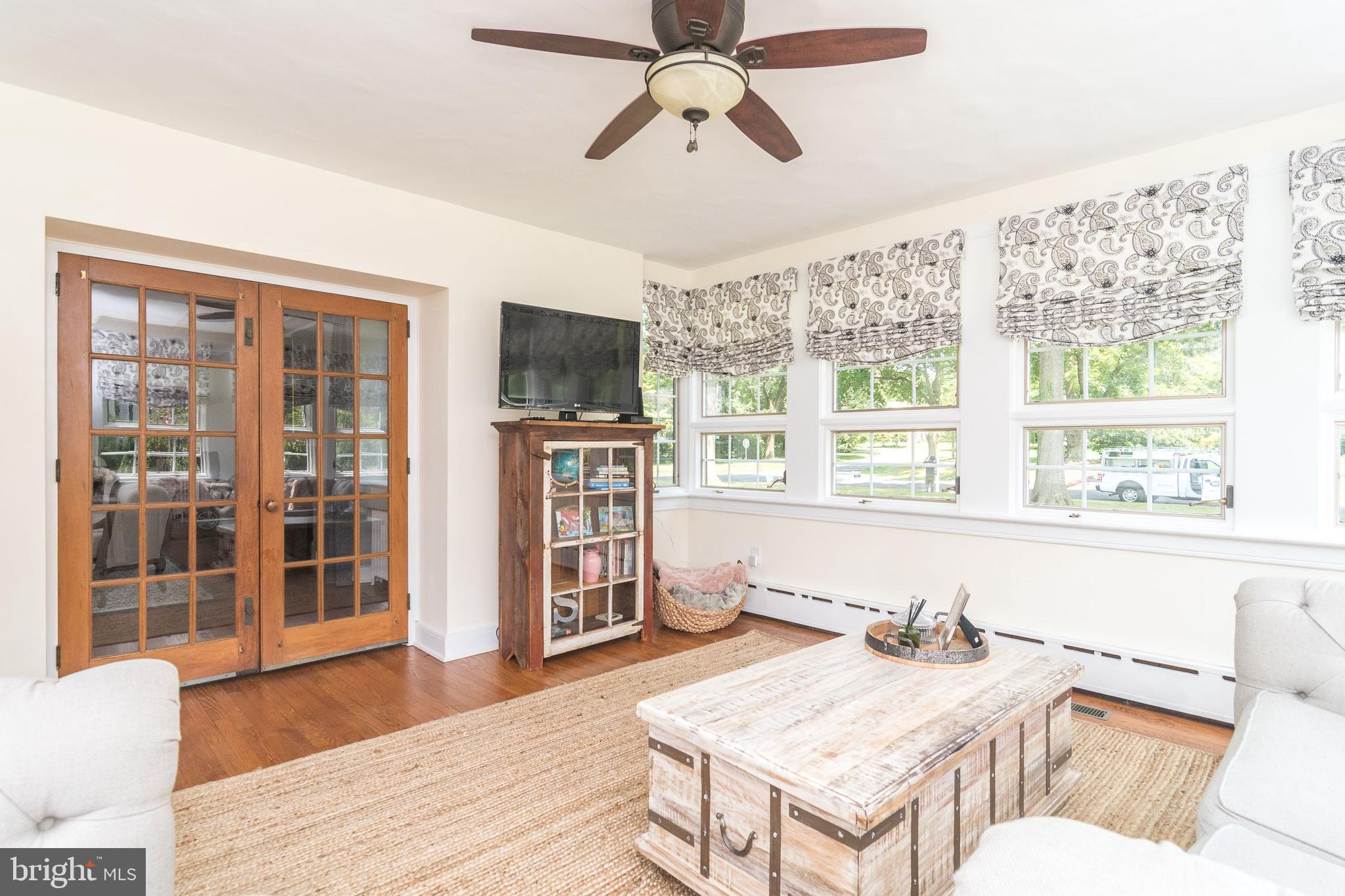 DELAVUE MANOR - Residential