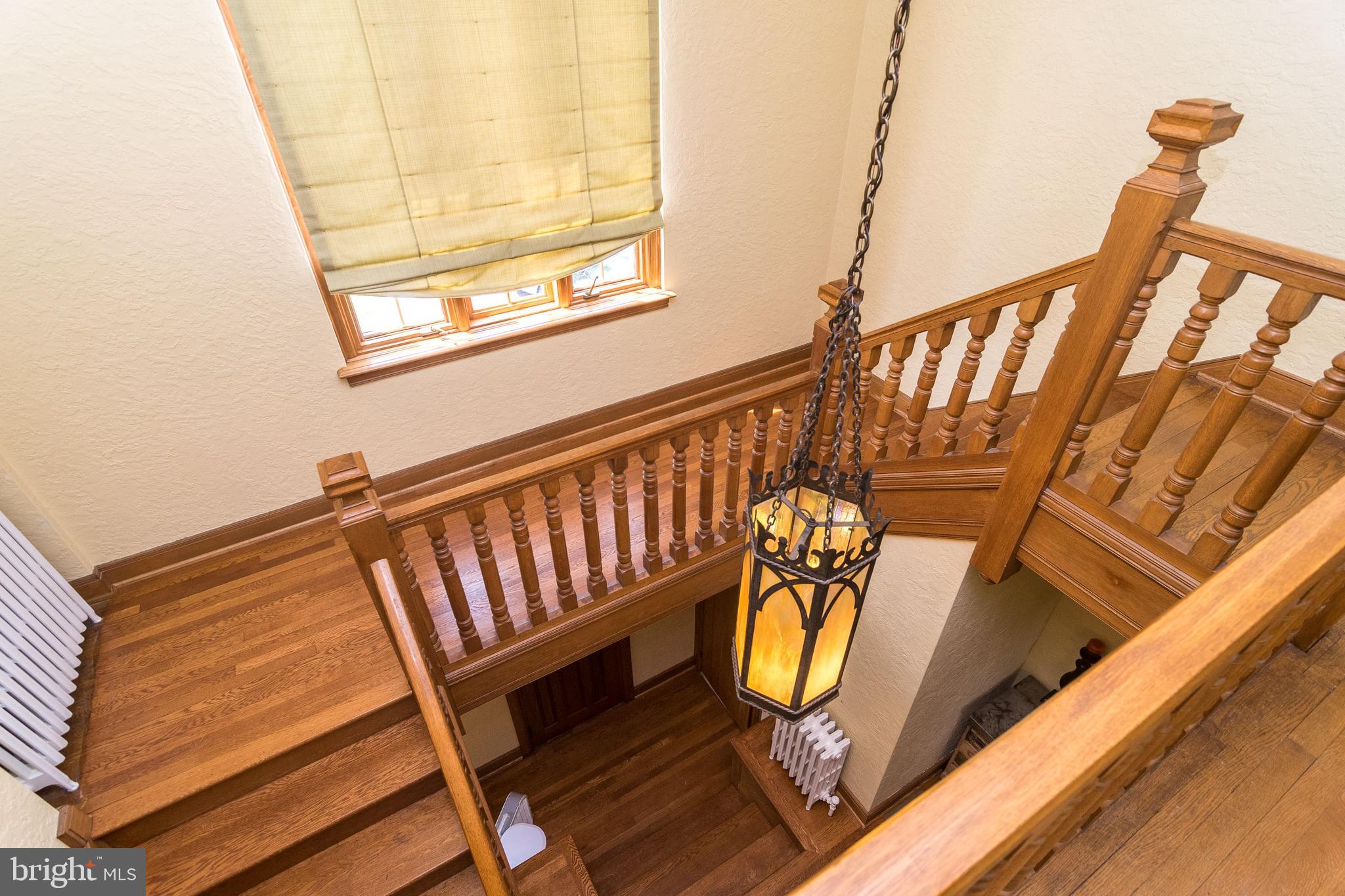 DELAVUE MANOR - Residential