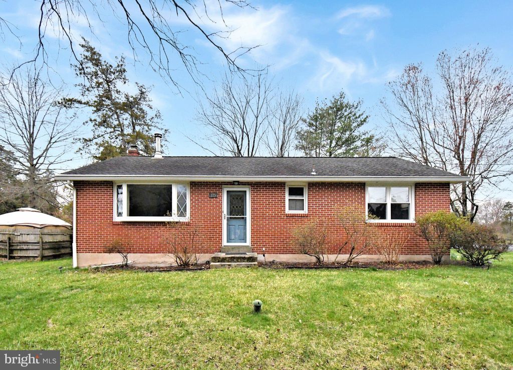 Photo of 725 Mine Hill Road, SCHWENKSVILLE, PA 19473 (MLS # PAMC2168196)