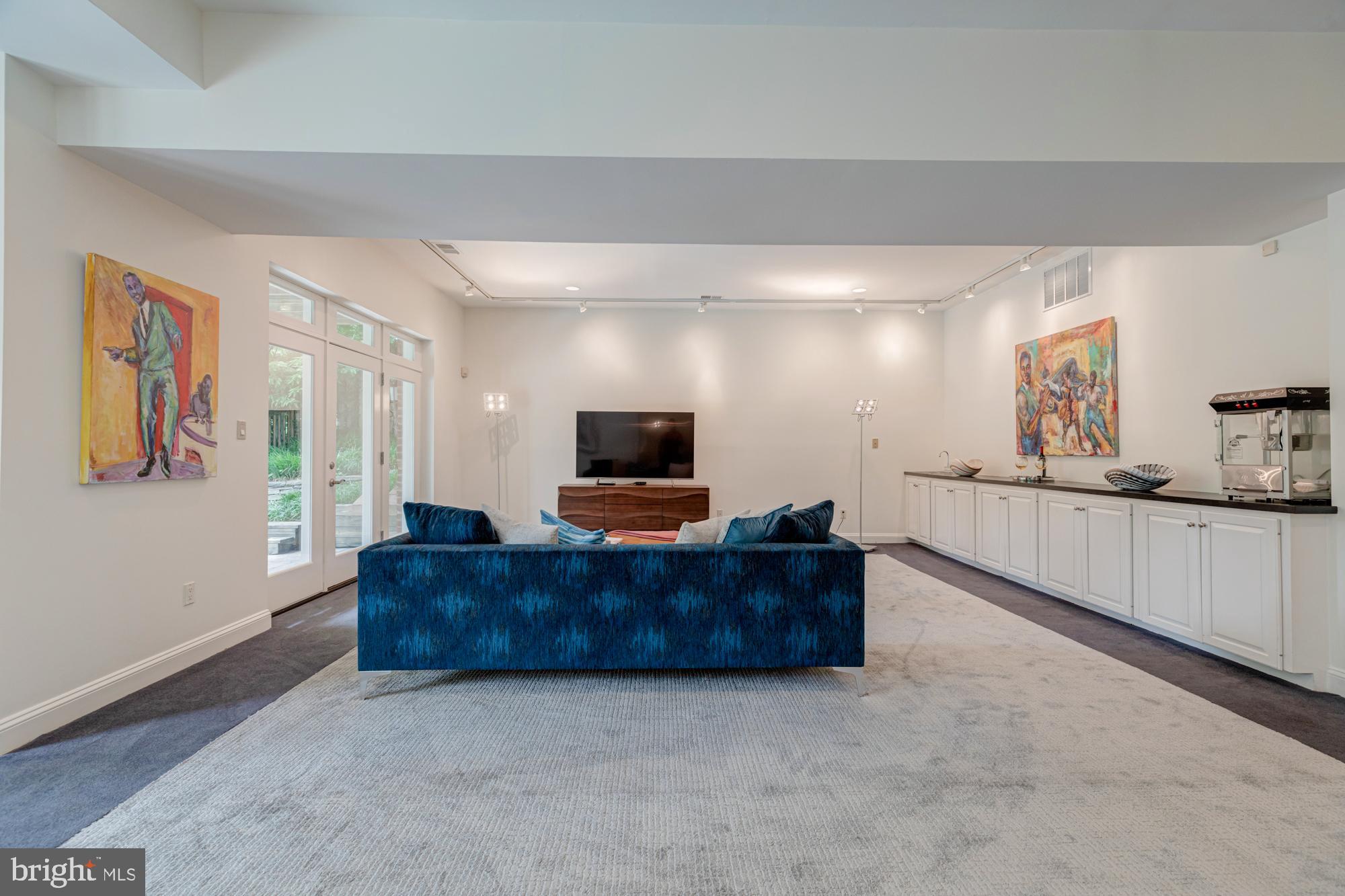 WESTMORELAND HILLS - Residential