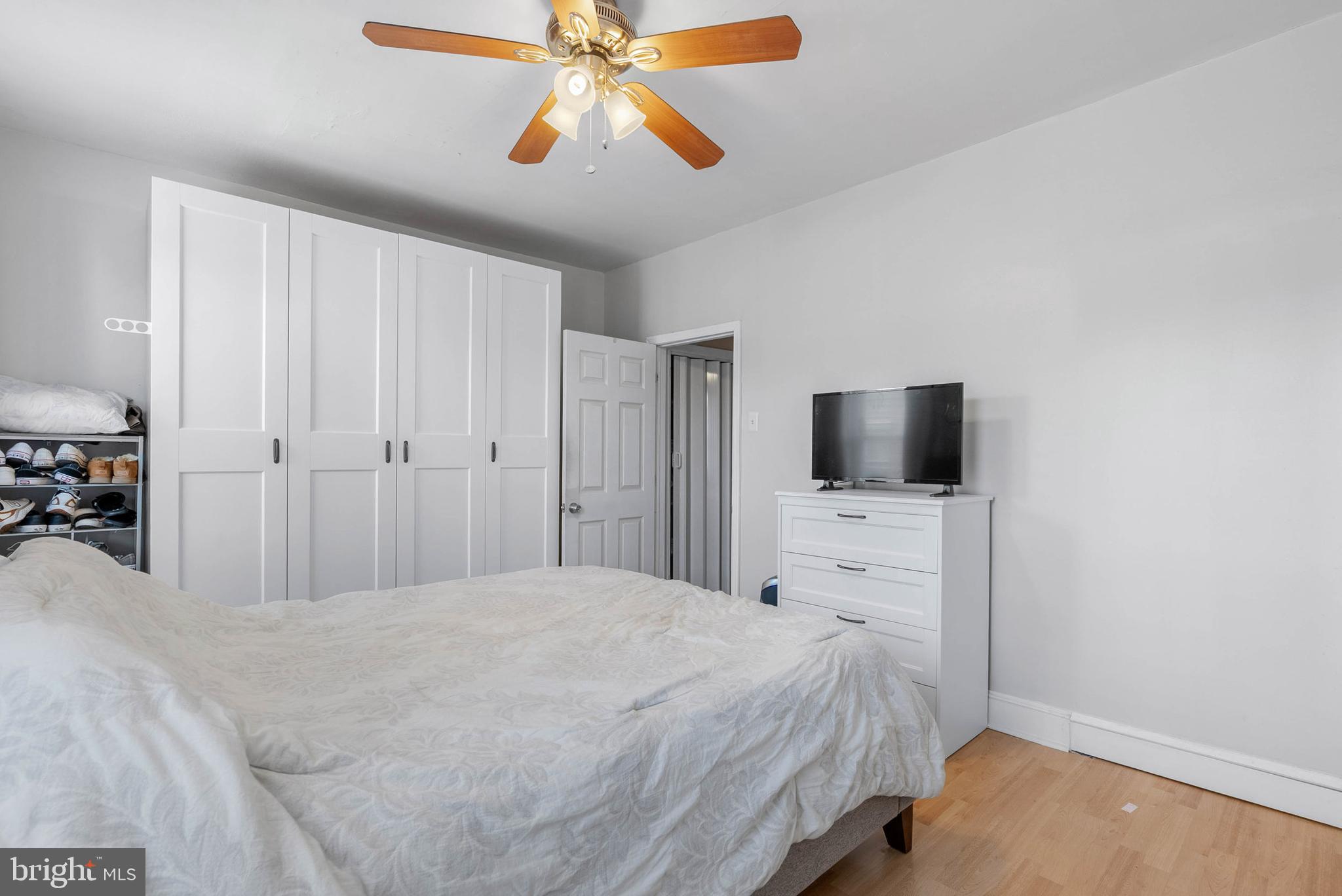 PORT RICHMOND - Residential Lease