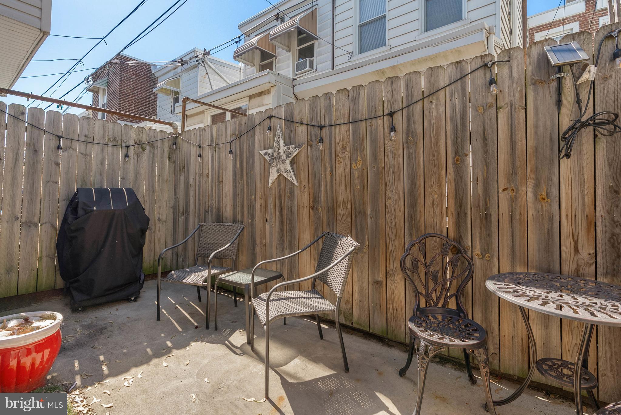 PORT RICHMOND - Residential Lease