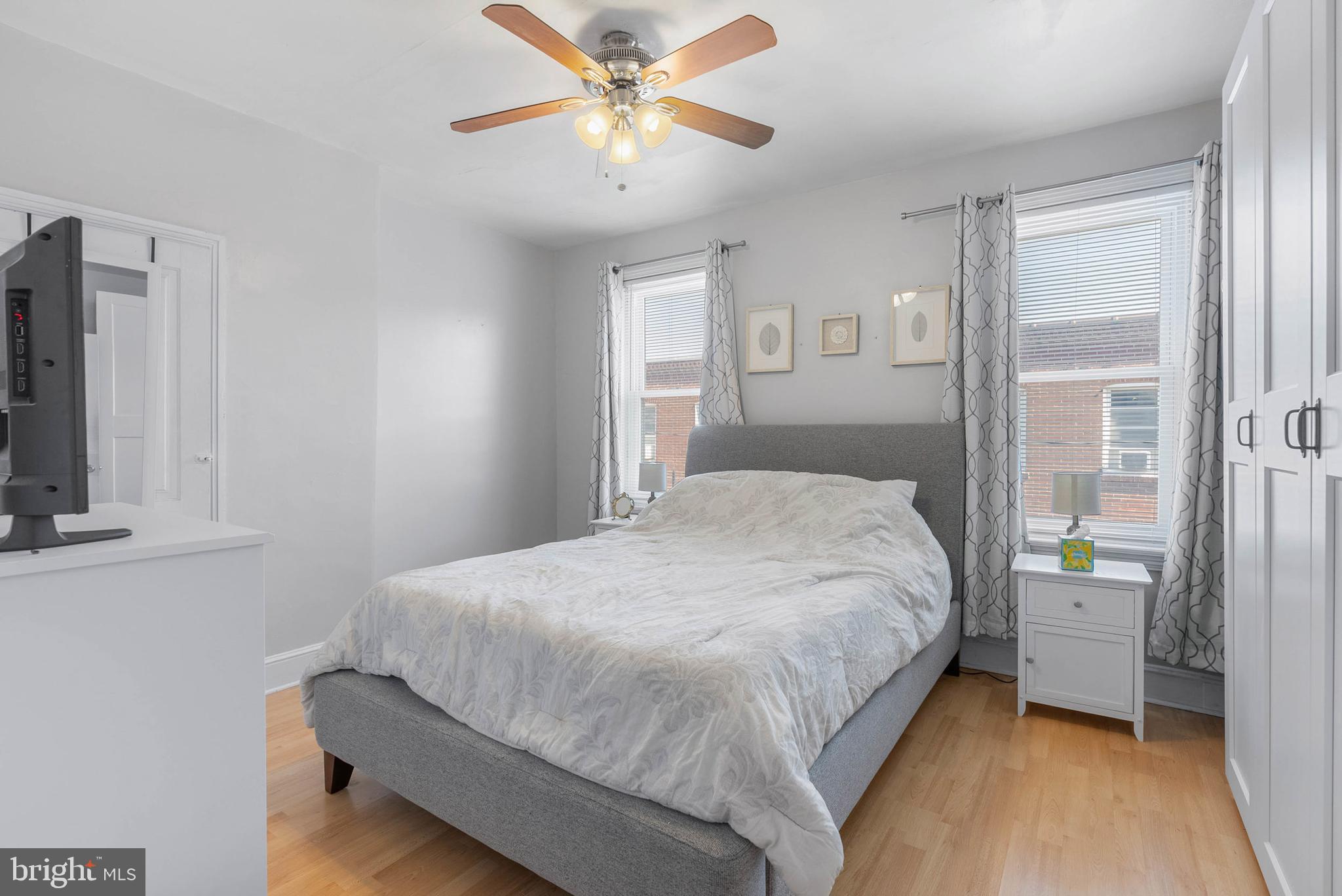 PORT RICHMOND - Residential Lease