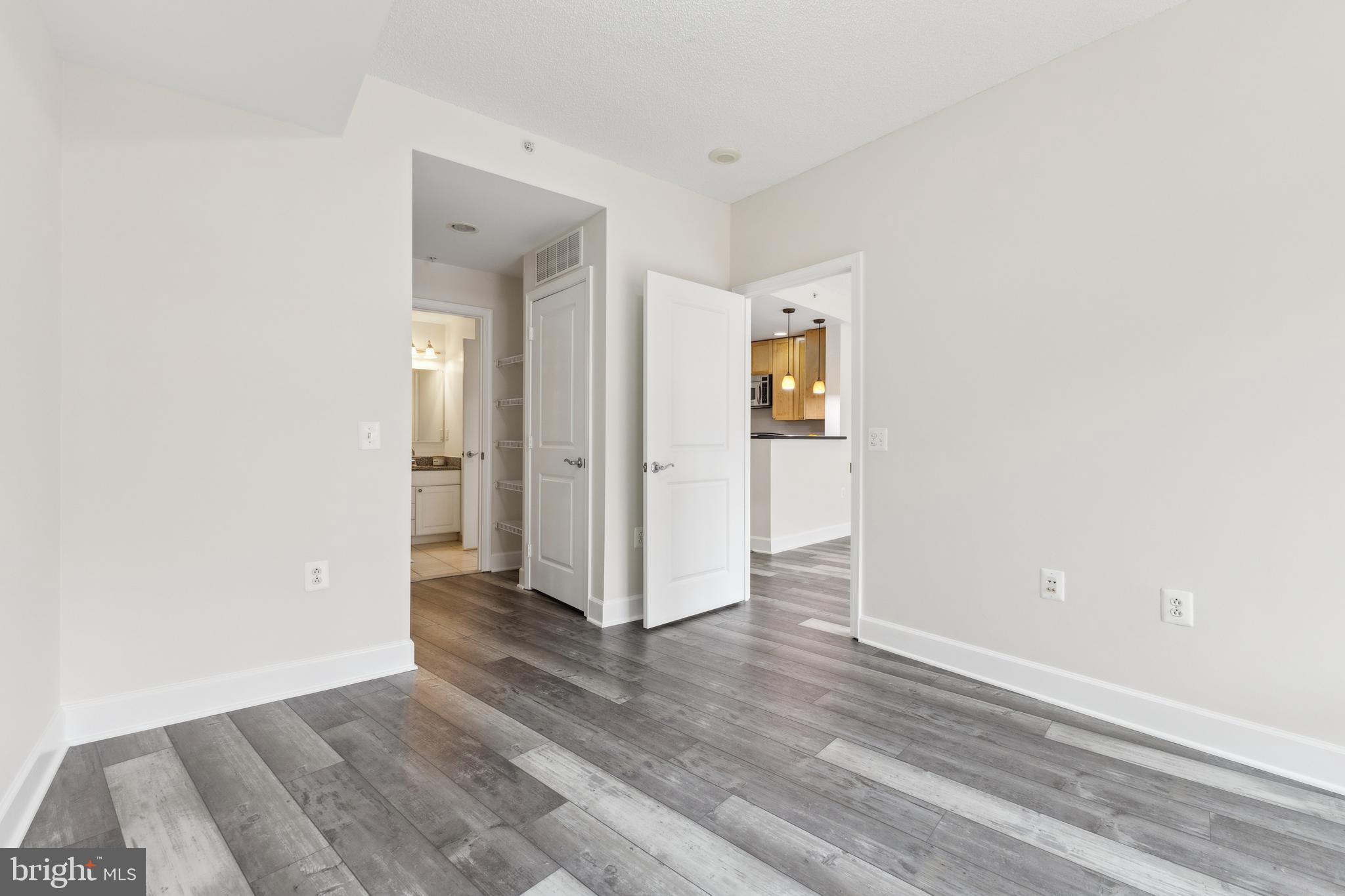 ECLIPSE ON CENTER PARK - Residential