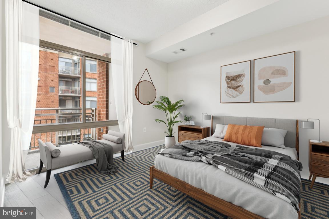 ECLIPSE ON CENTER PARK - Residential