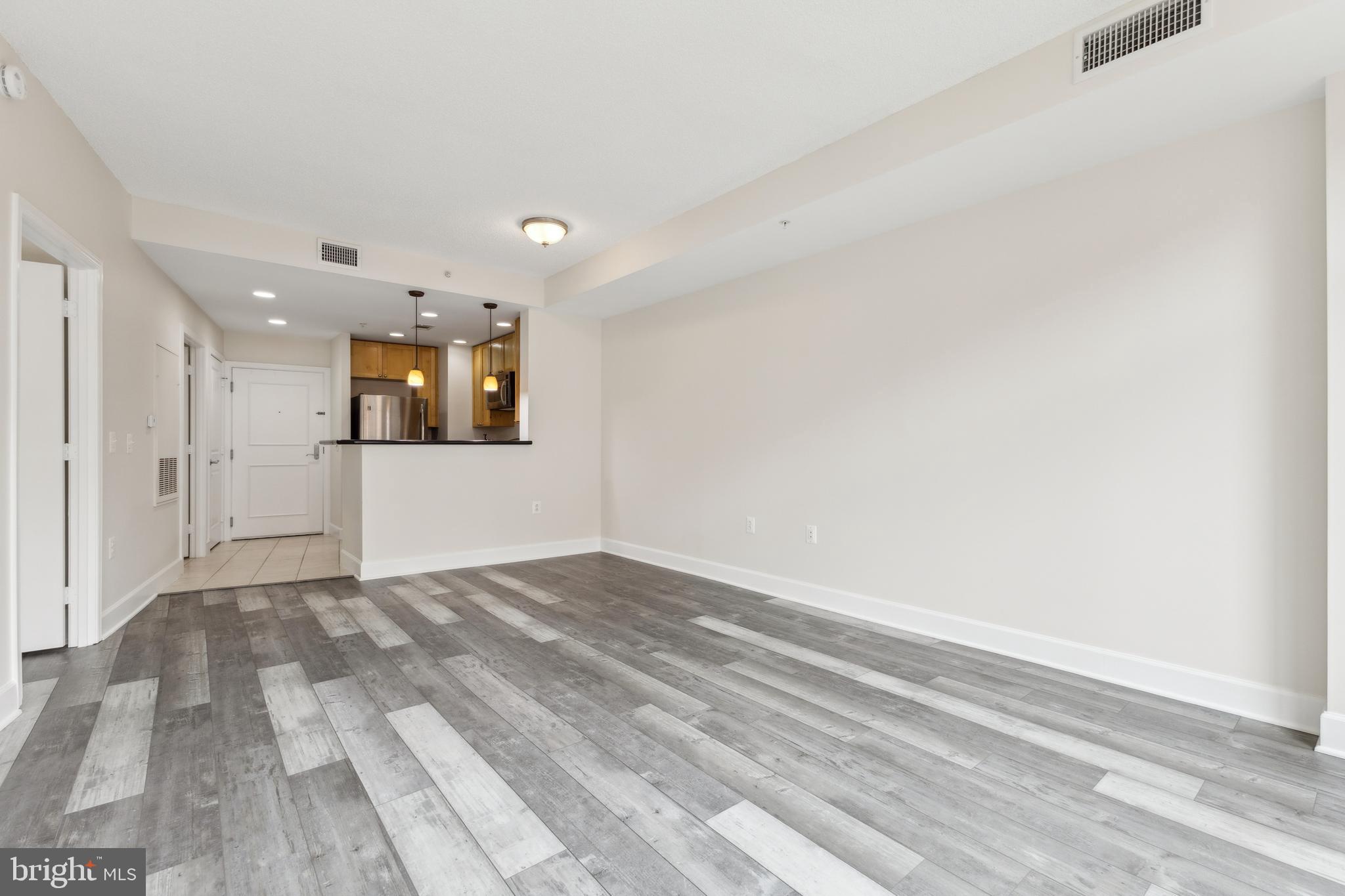 ECLIPSE ON CENTER PARK - Residential