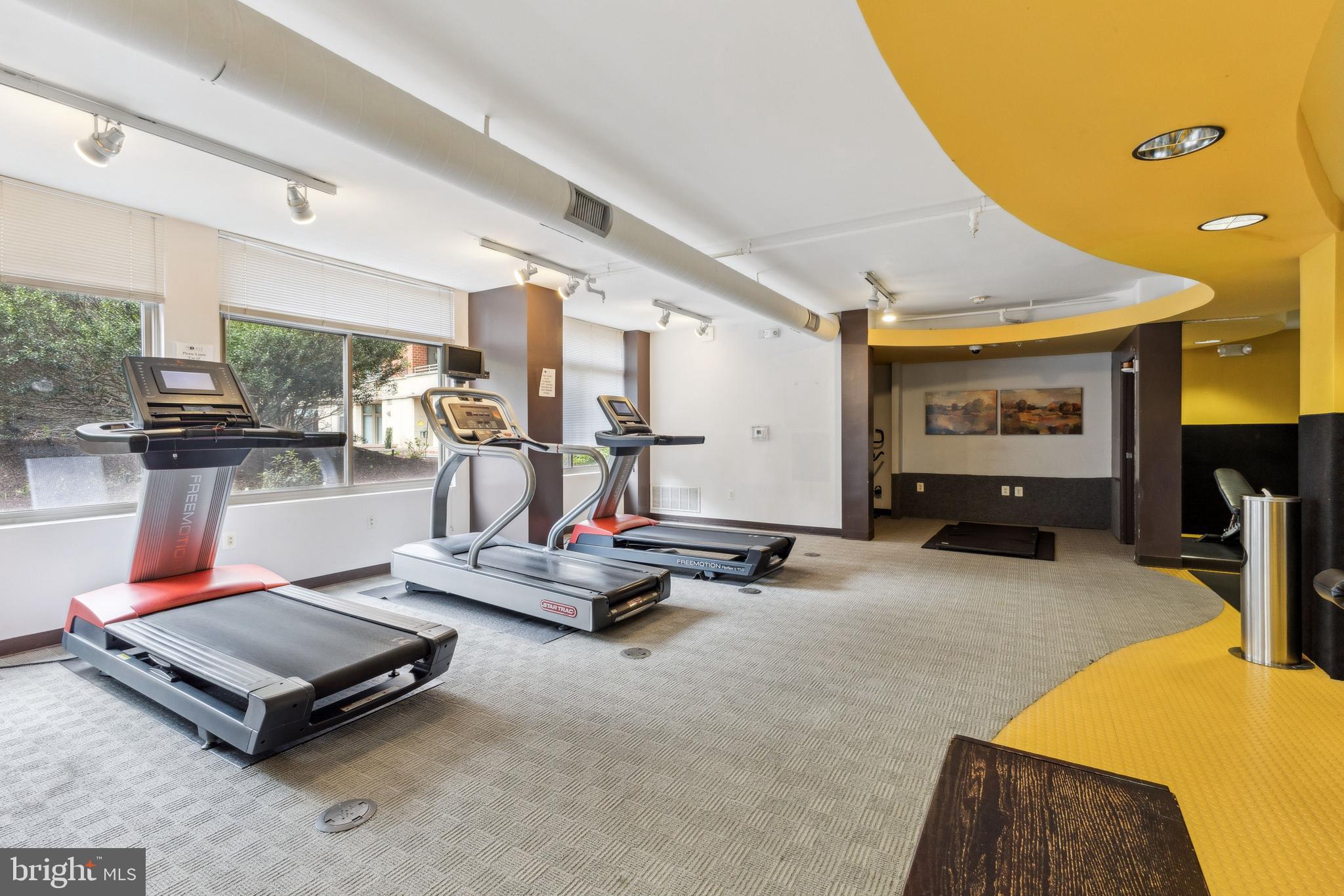 ECLIPSE ON CENTER PARK - Residential