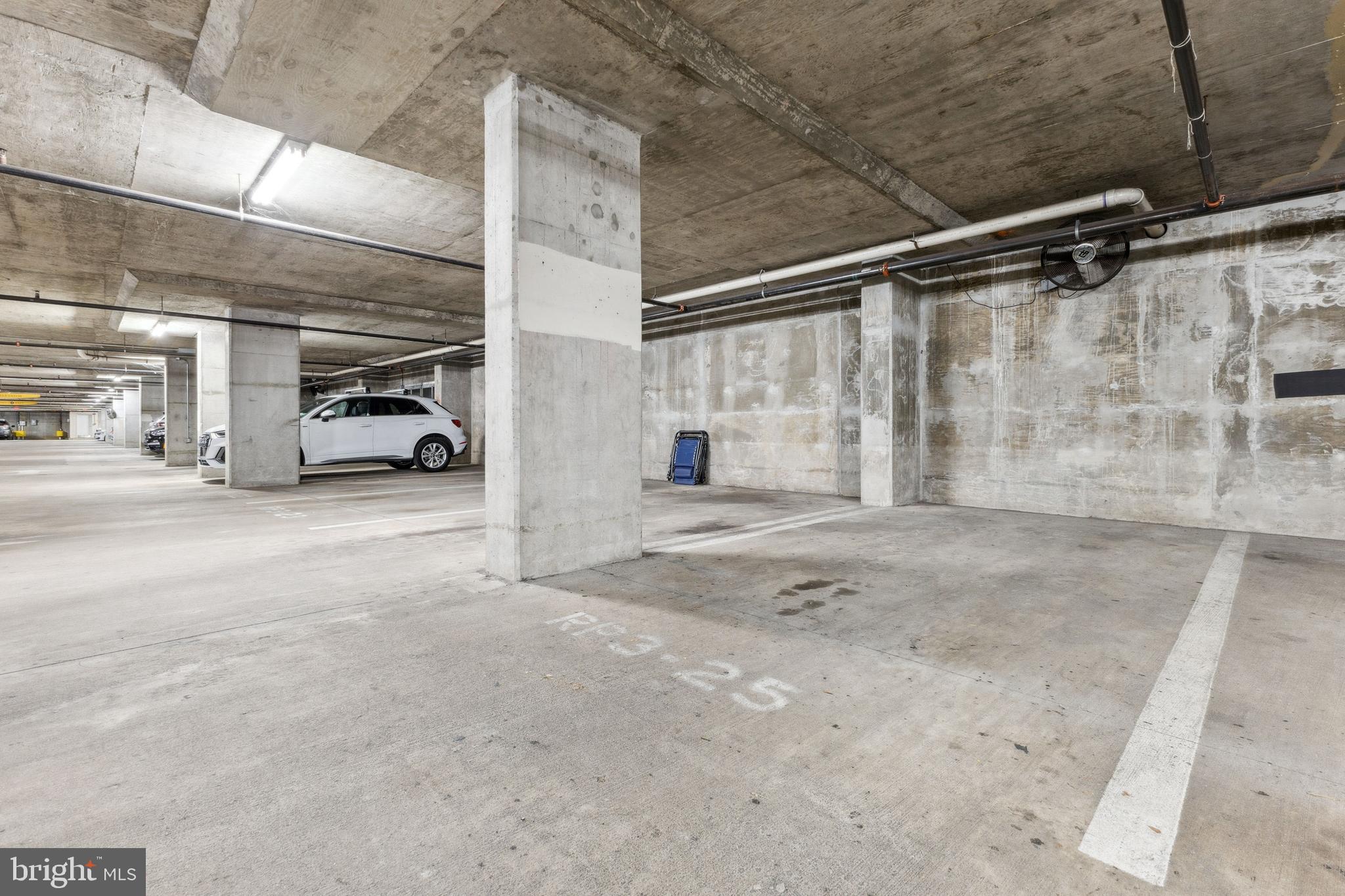 ECLIPSE ON CENTER PARK - Residential