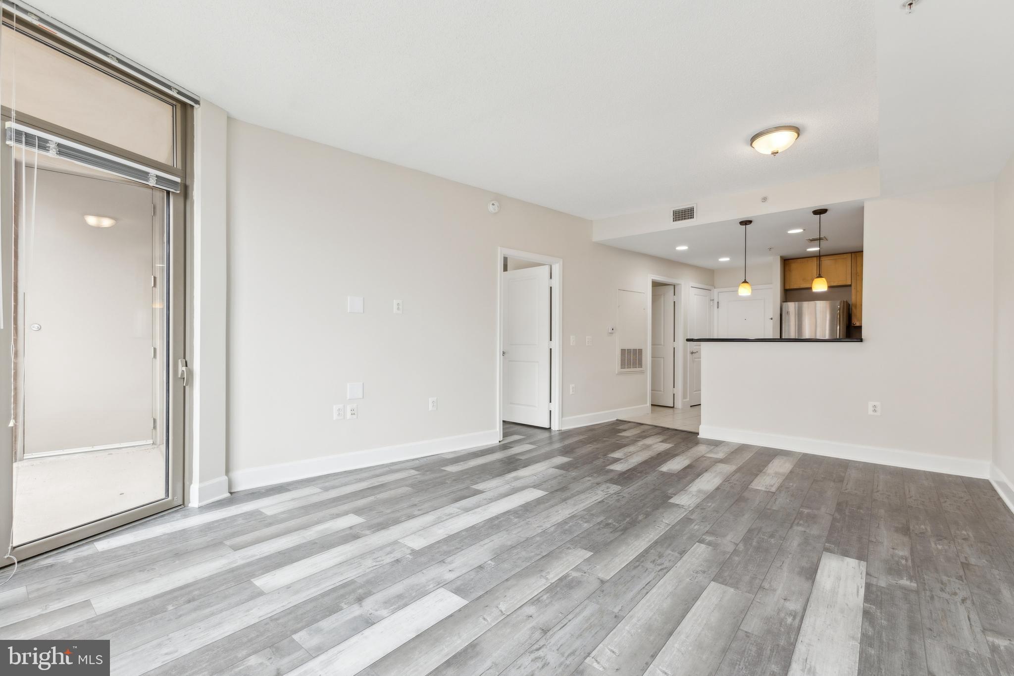 ECLIPSE ON CENTER PARK - Residential