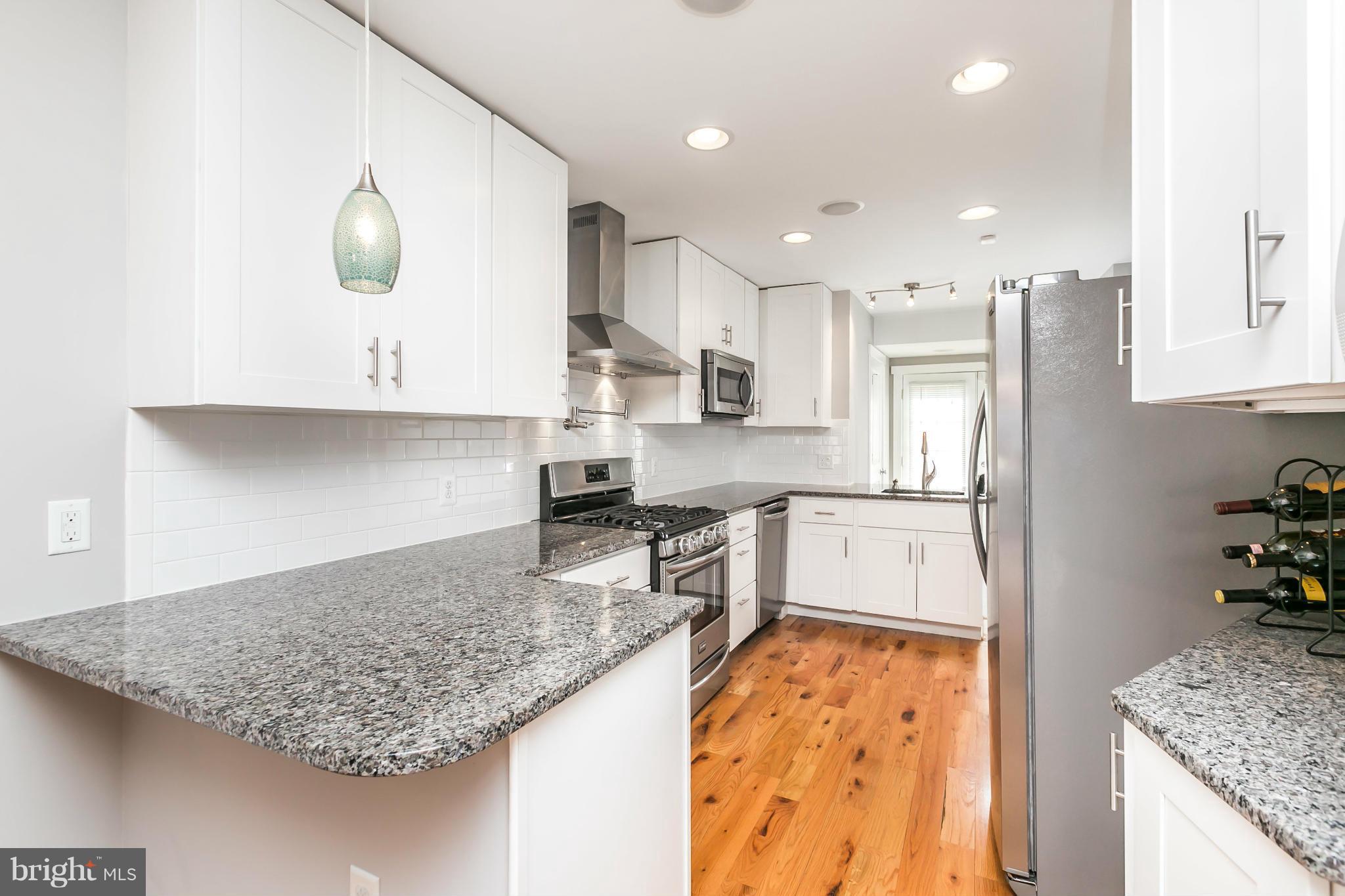 LOCUST POINT - Residential