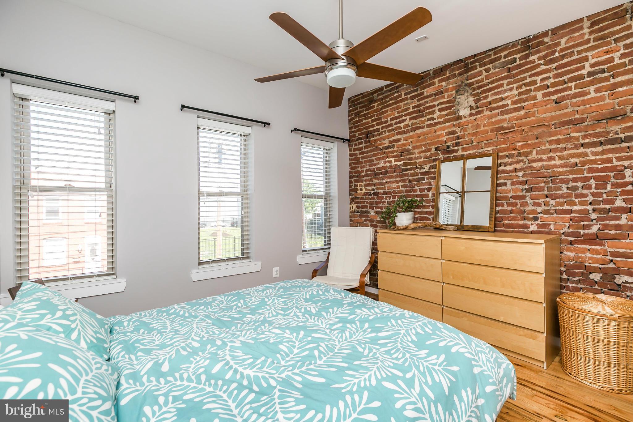 LOCUST POINT - Residential