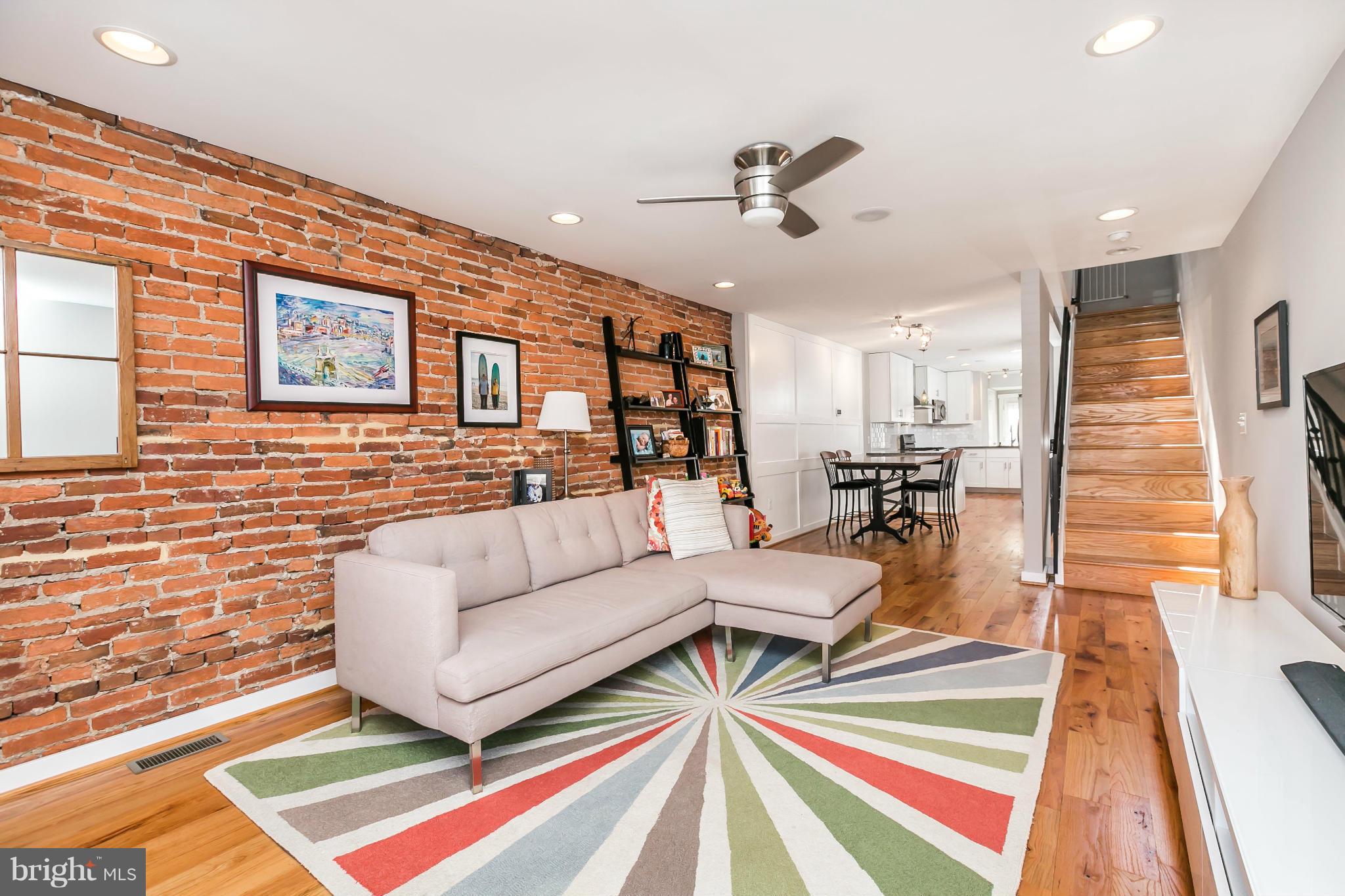 LOCUST POINT - Residential