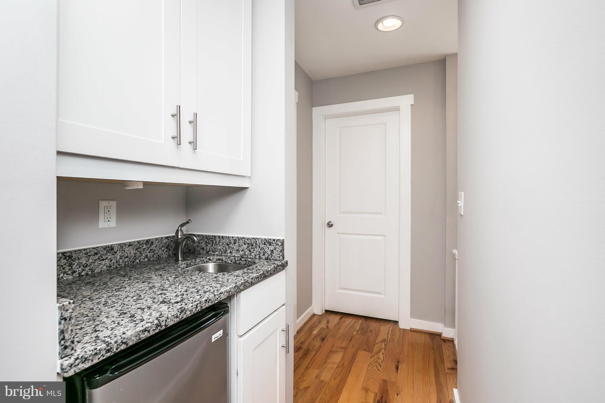 LOCUST POINT - Residential