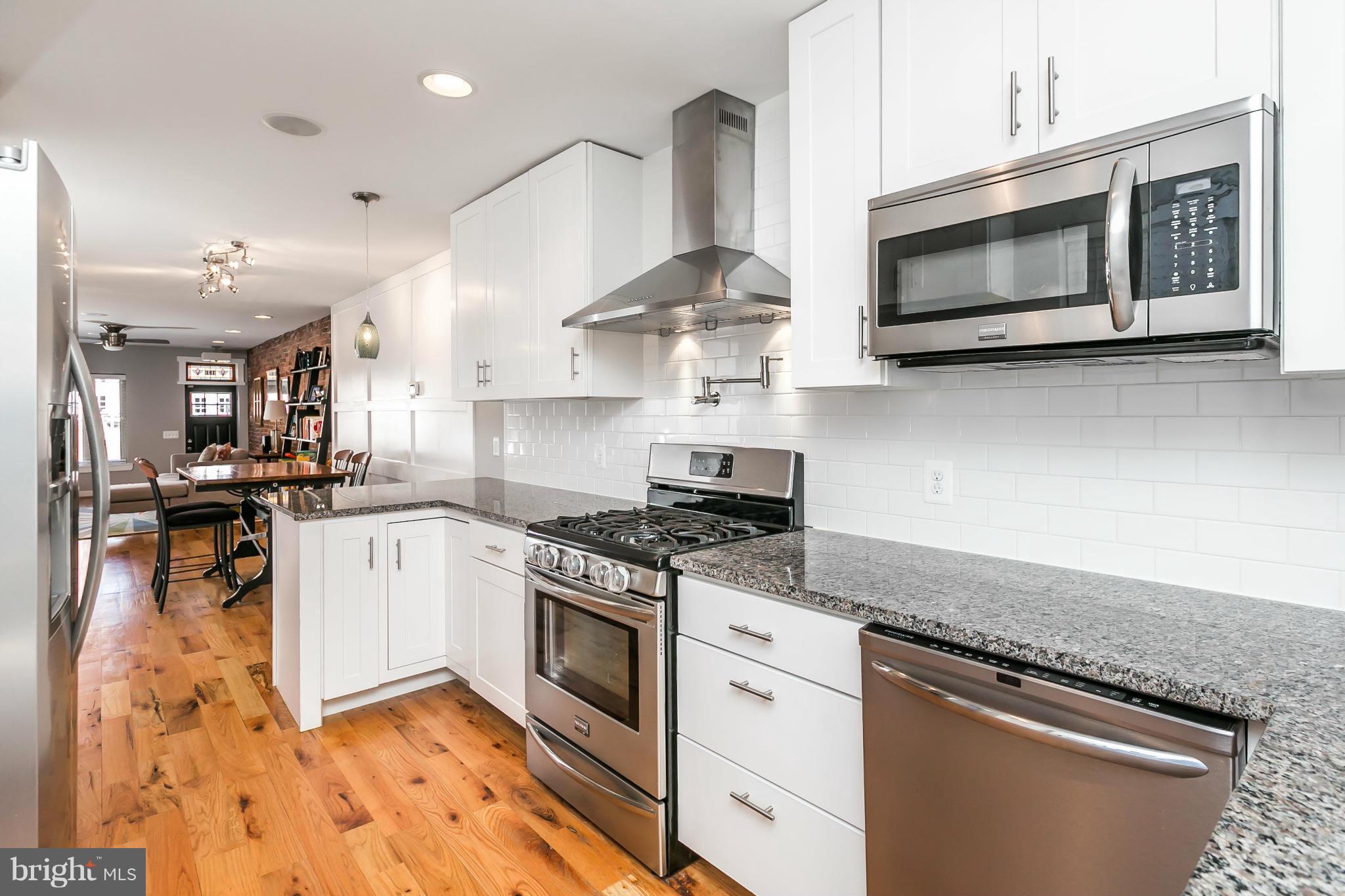 LOCUST POINT - Residential