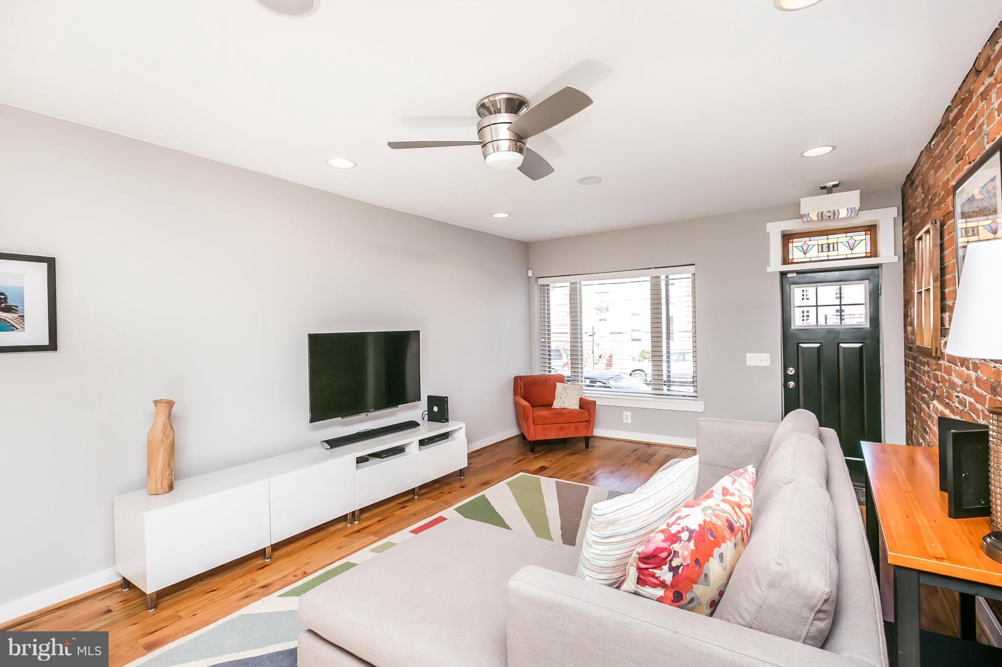 LOCUST POINT - Residential