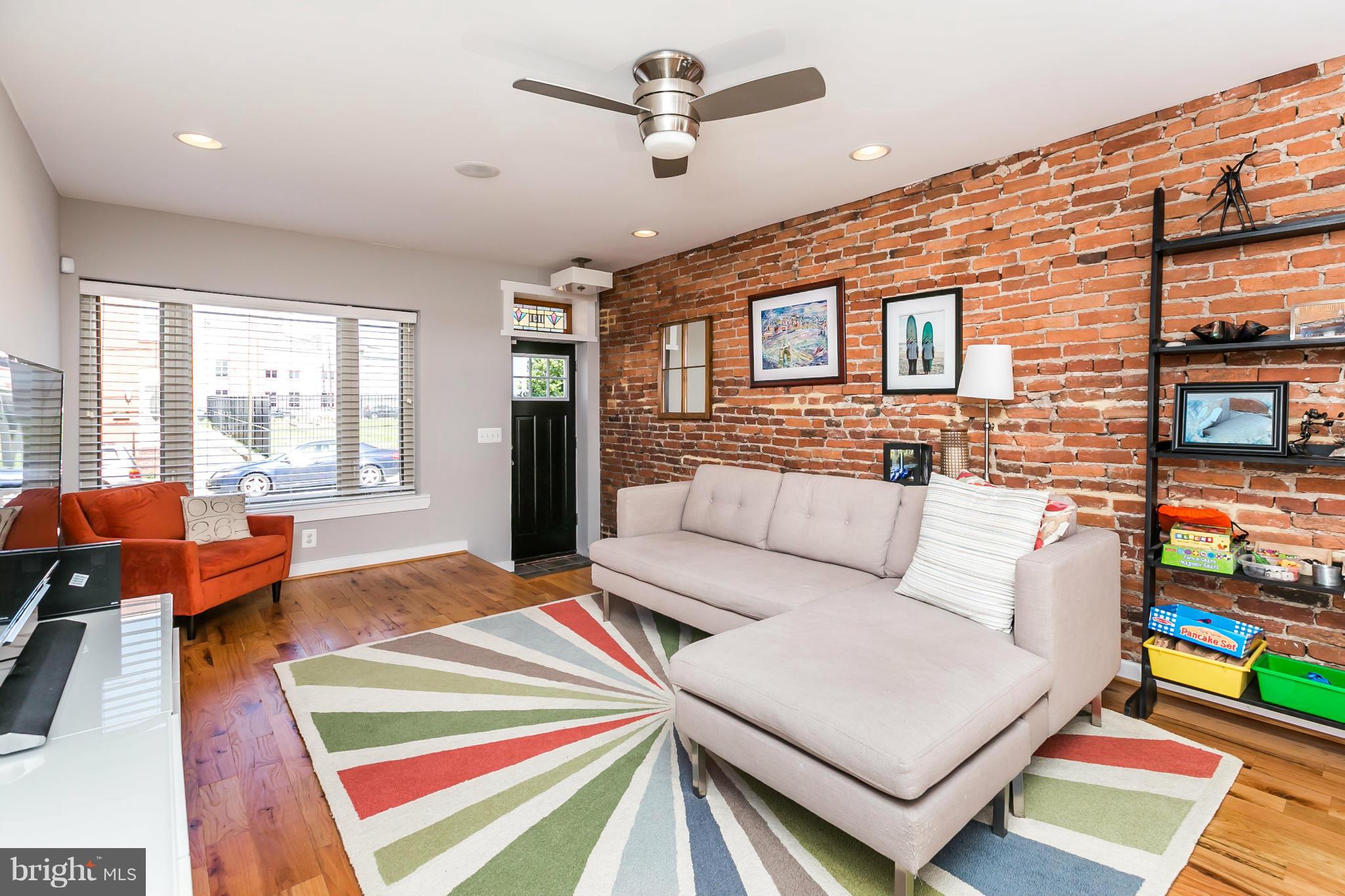 LOCUST POINT - Residential