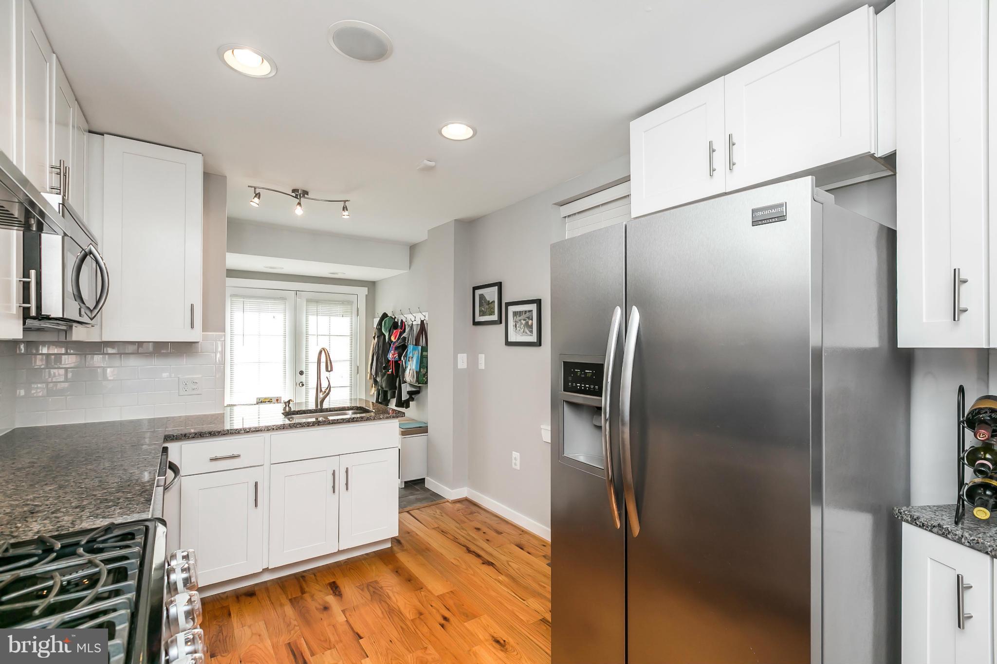 LOCUST POINT - Residential