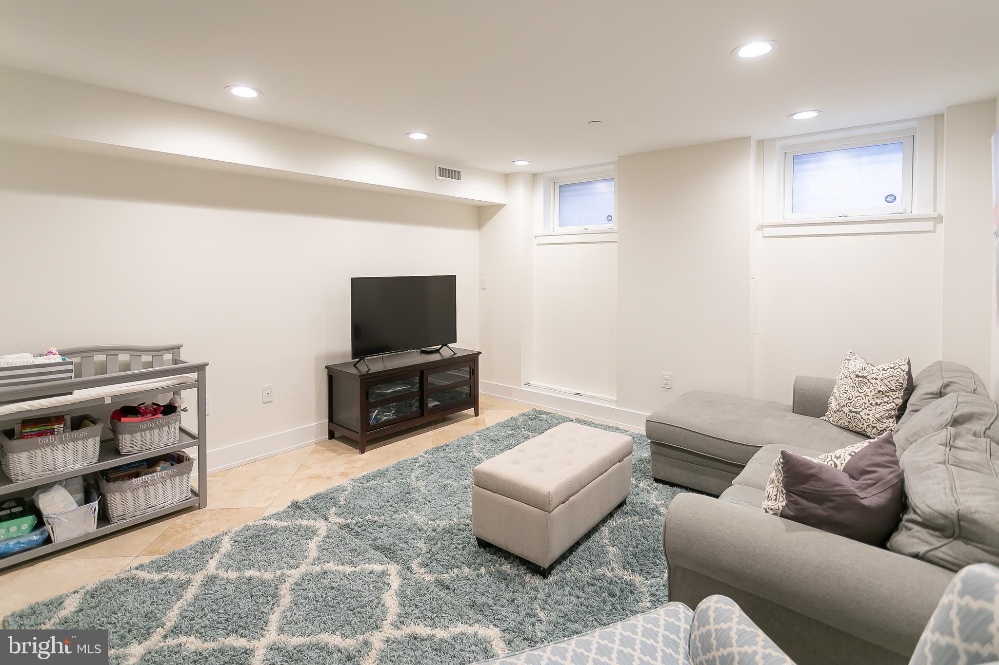 RITTENHOUSE SQUARE - Residential Lease