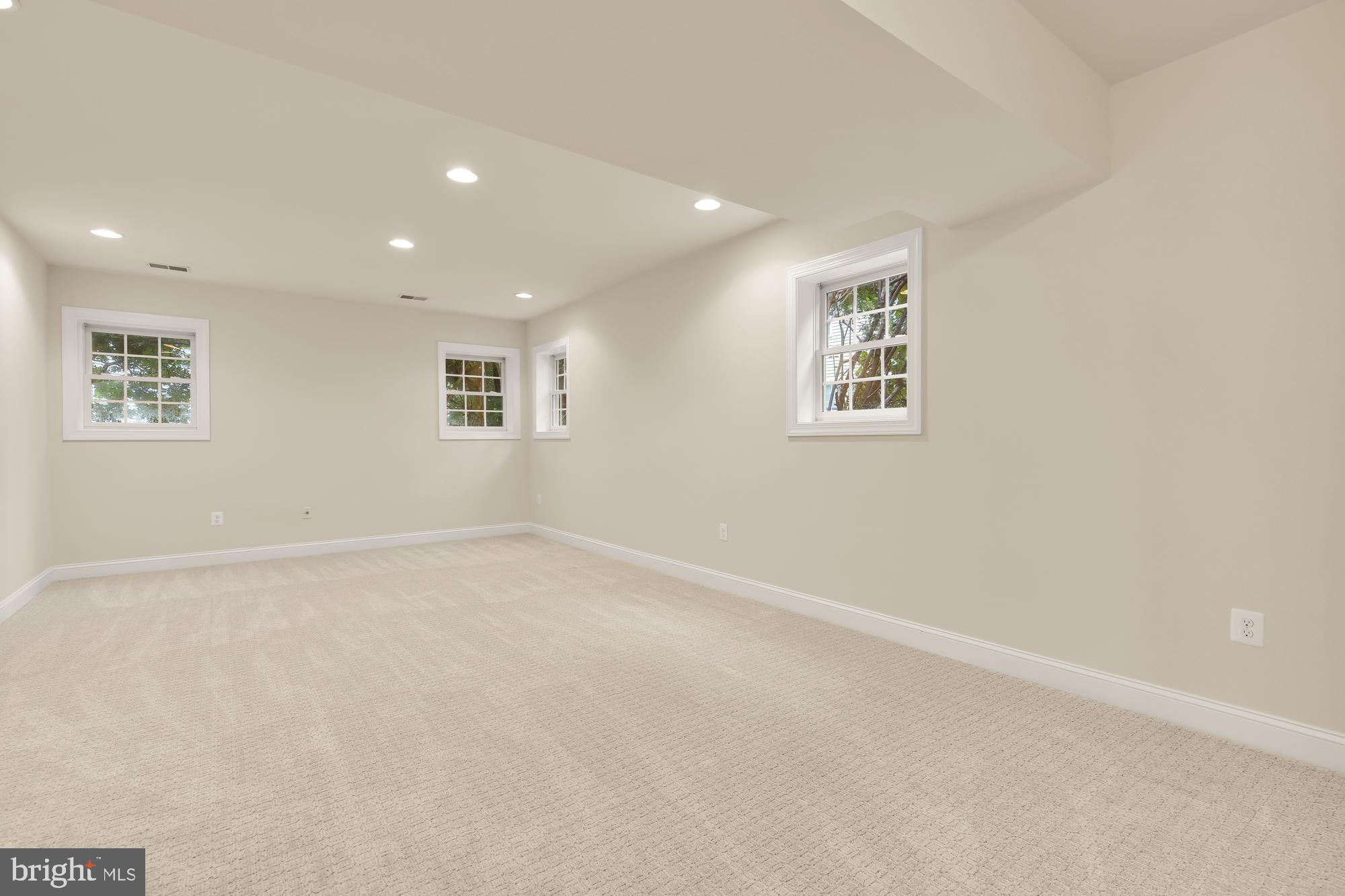 SOUTH WOODSIDE PARK - Residential