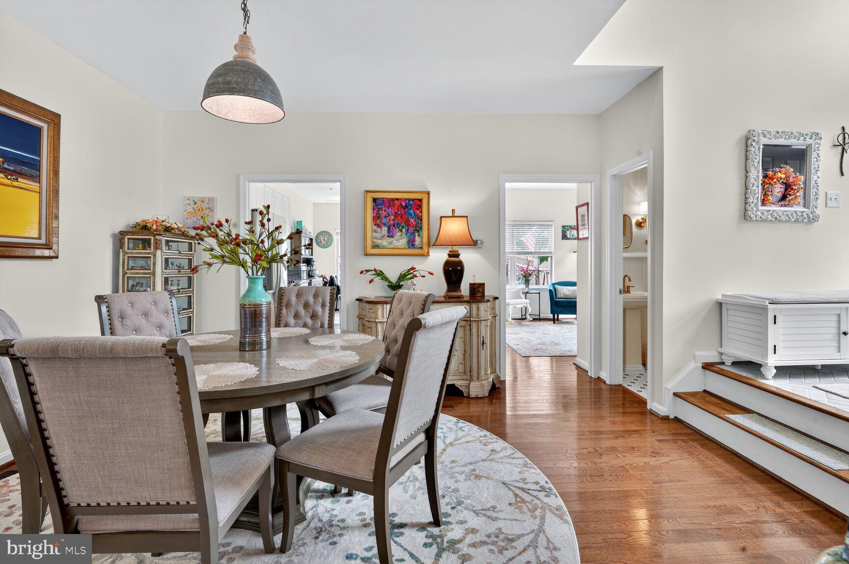 2204 GARDEN LANE