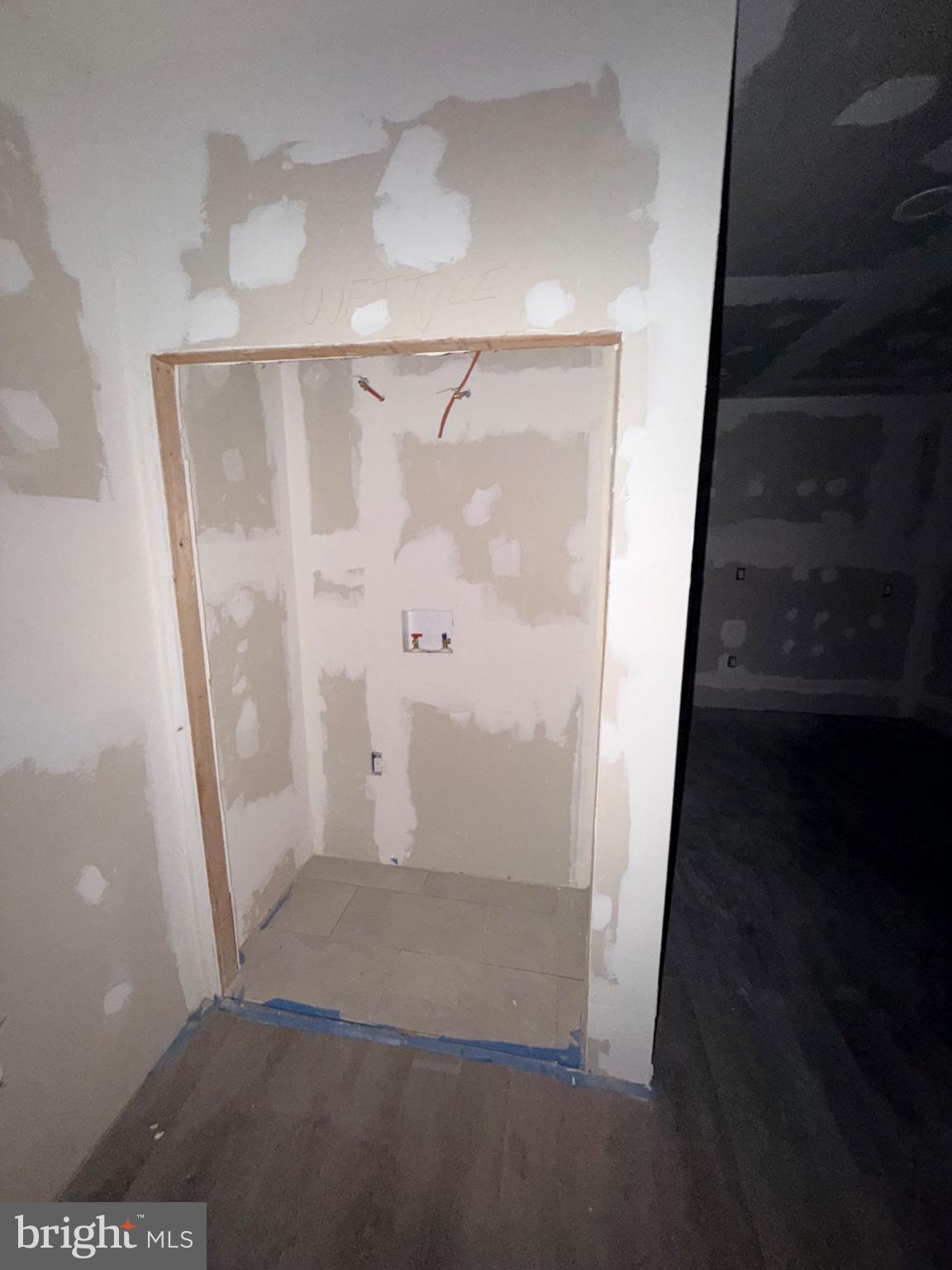 1534 N NEWKIRK STREET