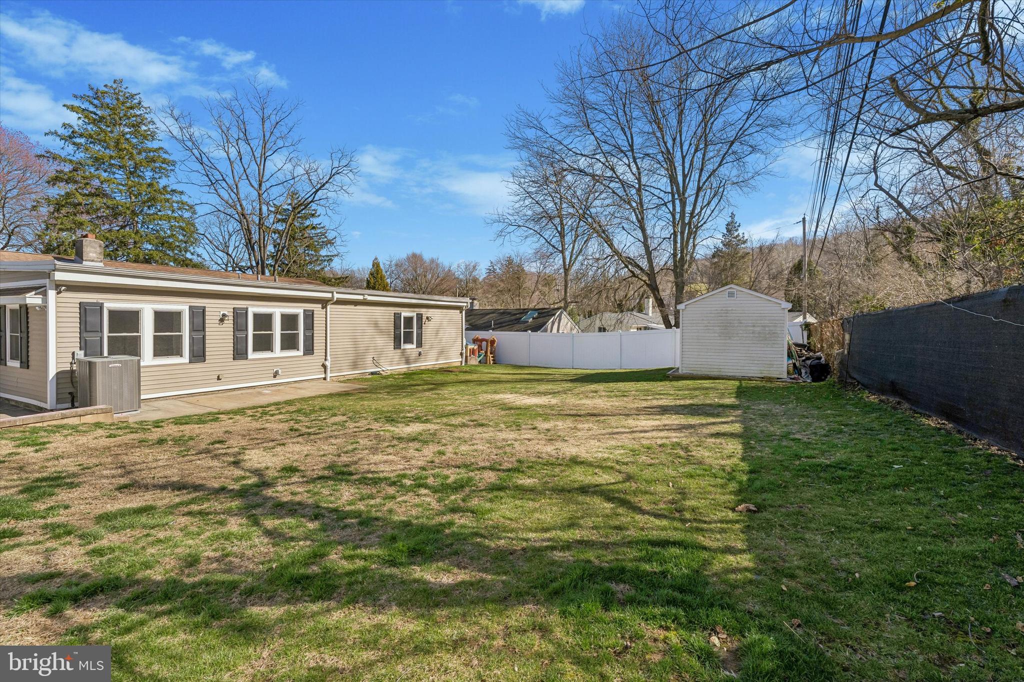 SCHOOL SIDE MANOR - Residential