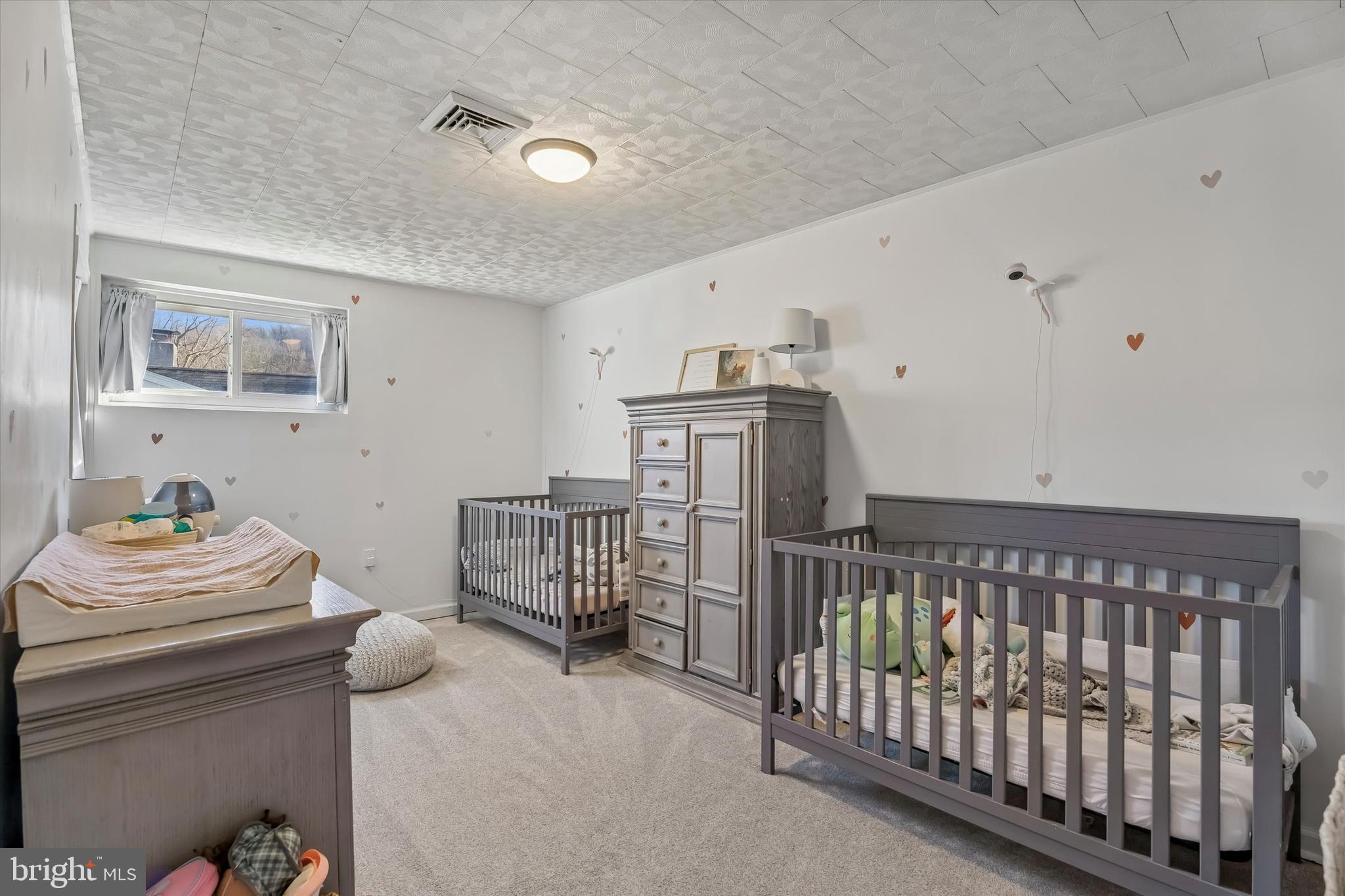 SCHOOL SIDE MANOR - Residential