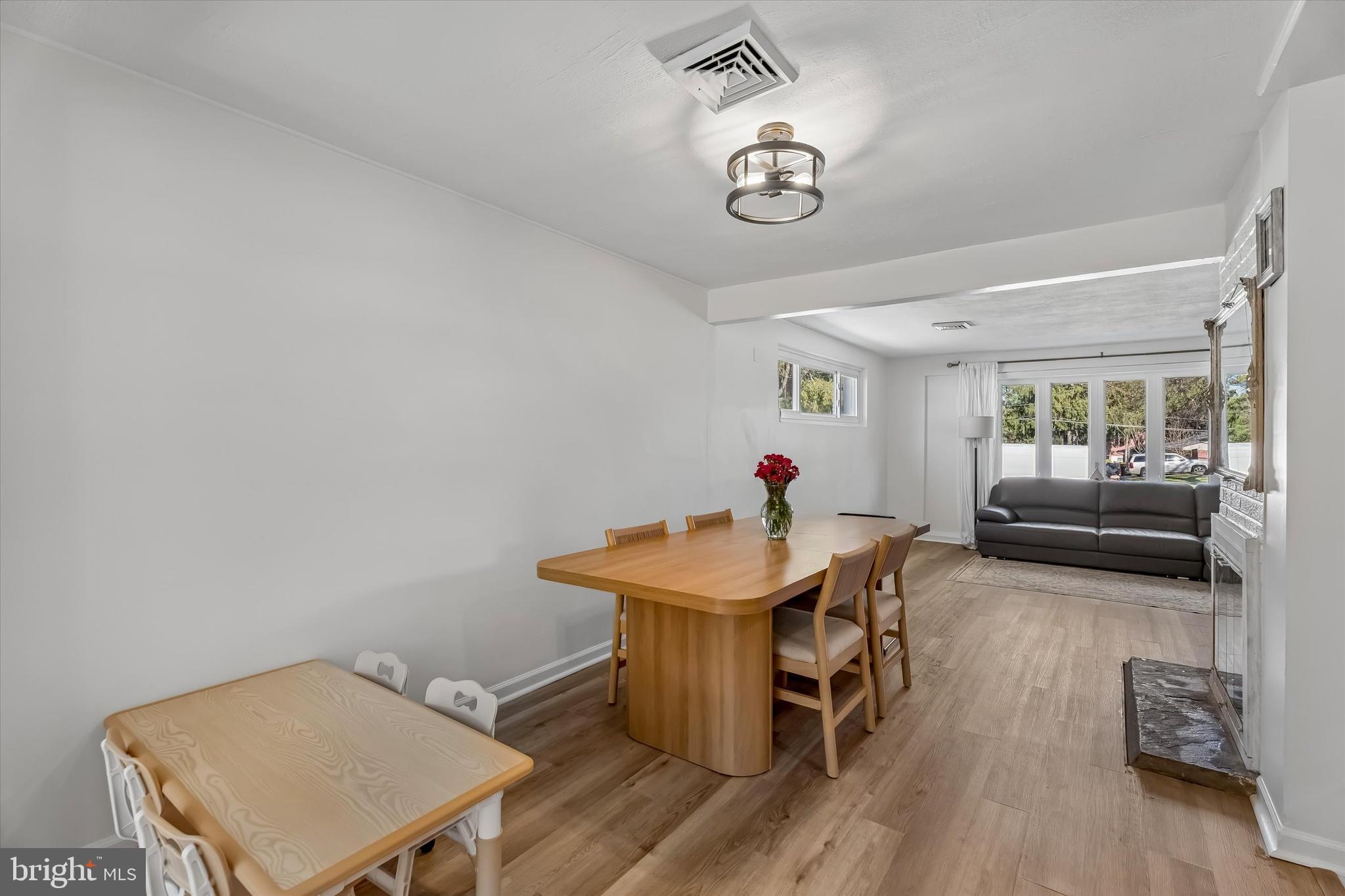 SCHOOL SIDE MANOR - Residential