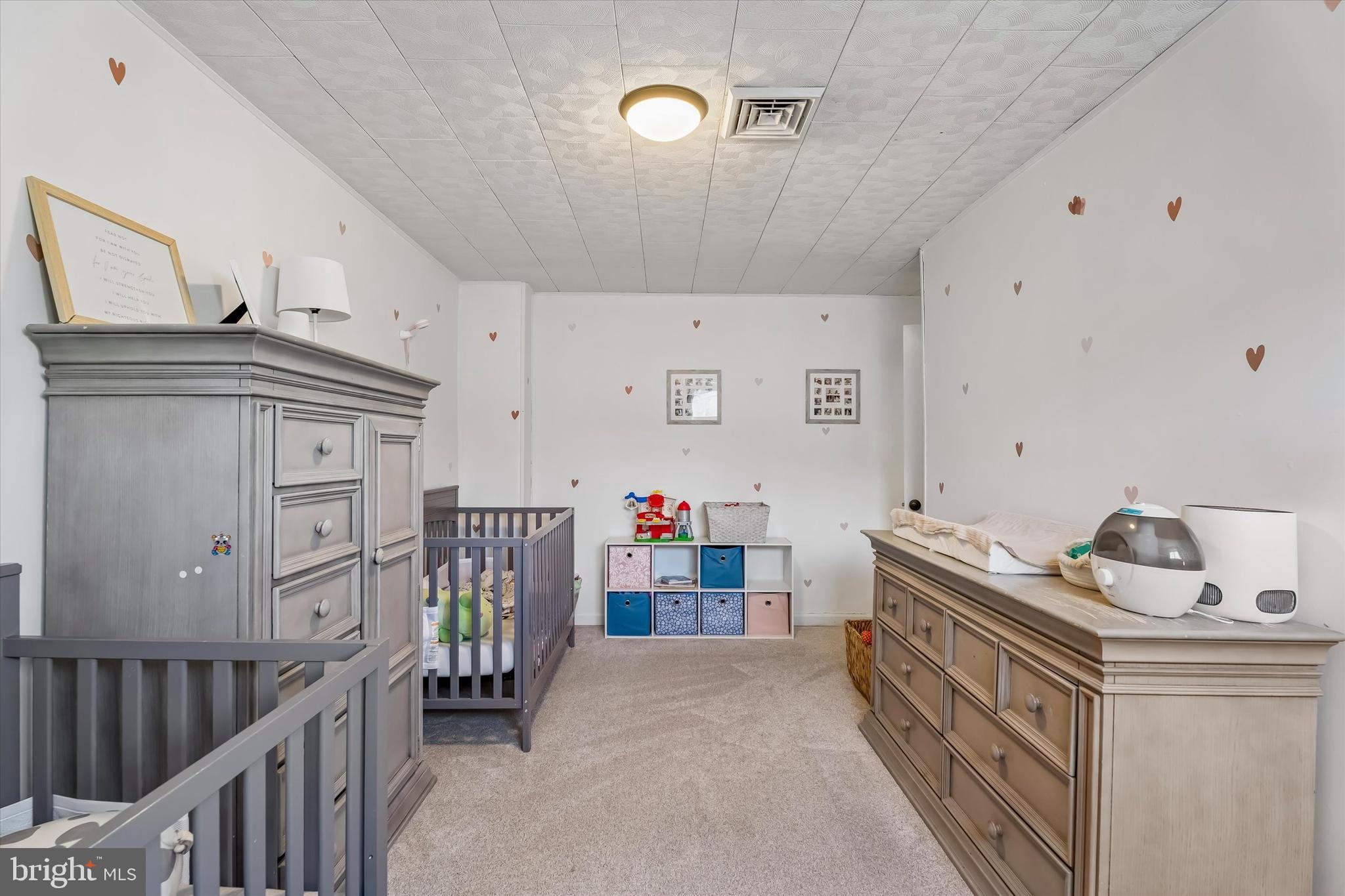 SCHOOL SIDE MANOR - Residential