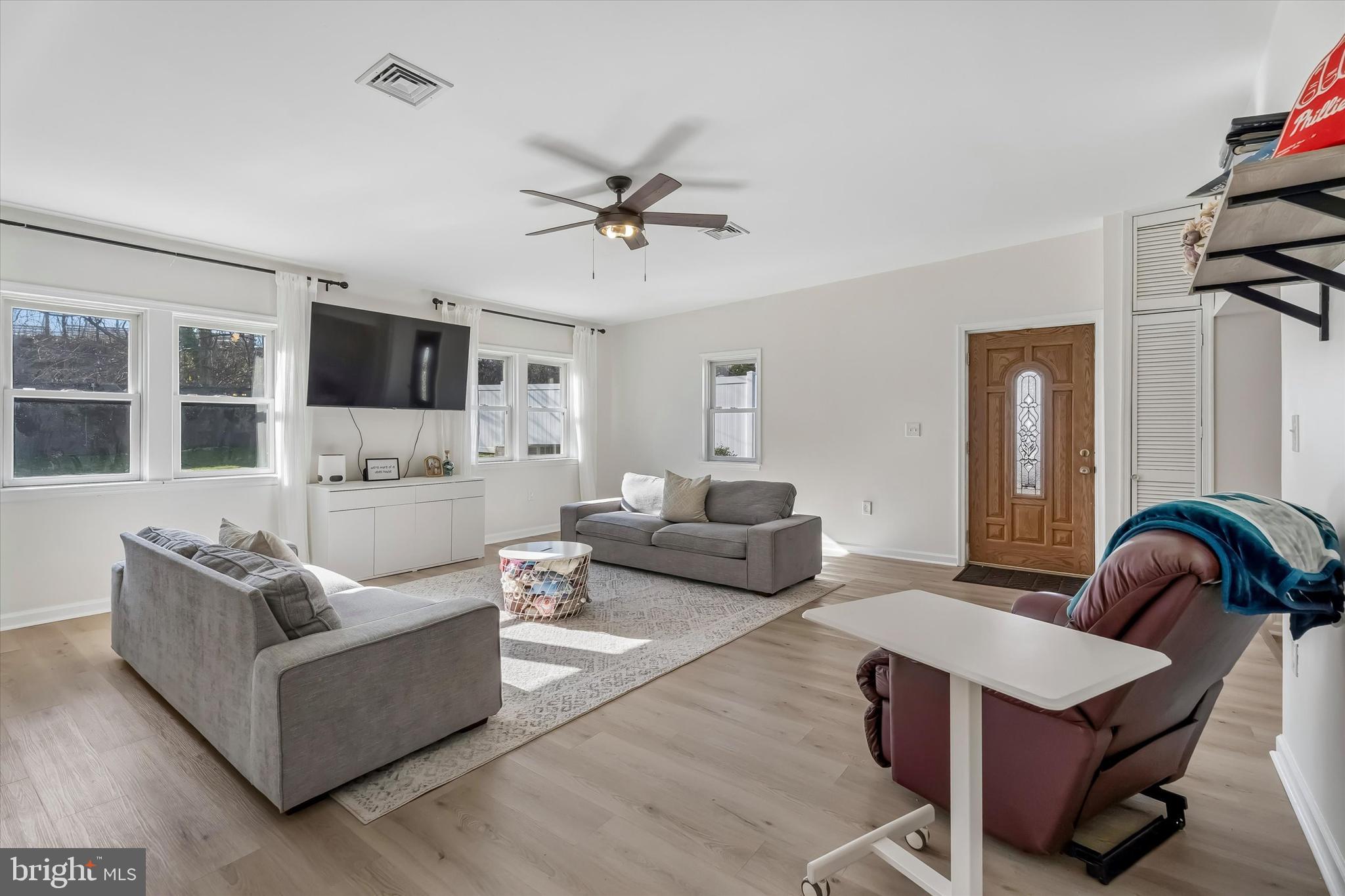 SCHOOL SIDE MANOR - Residential