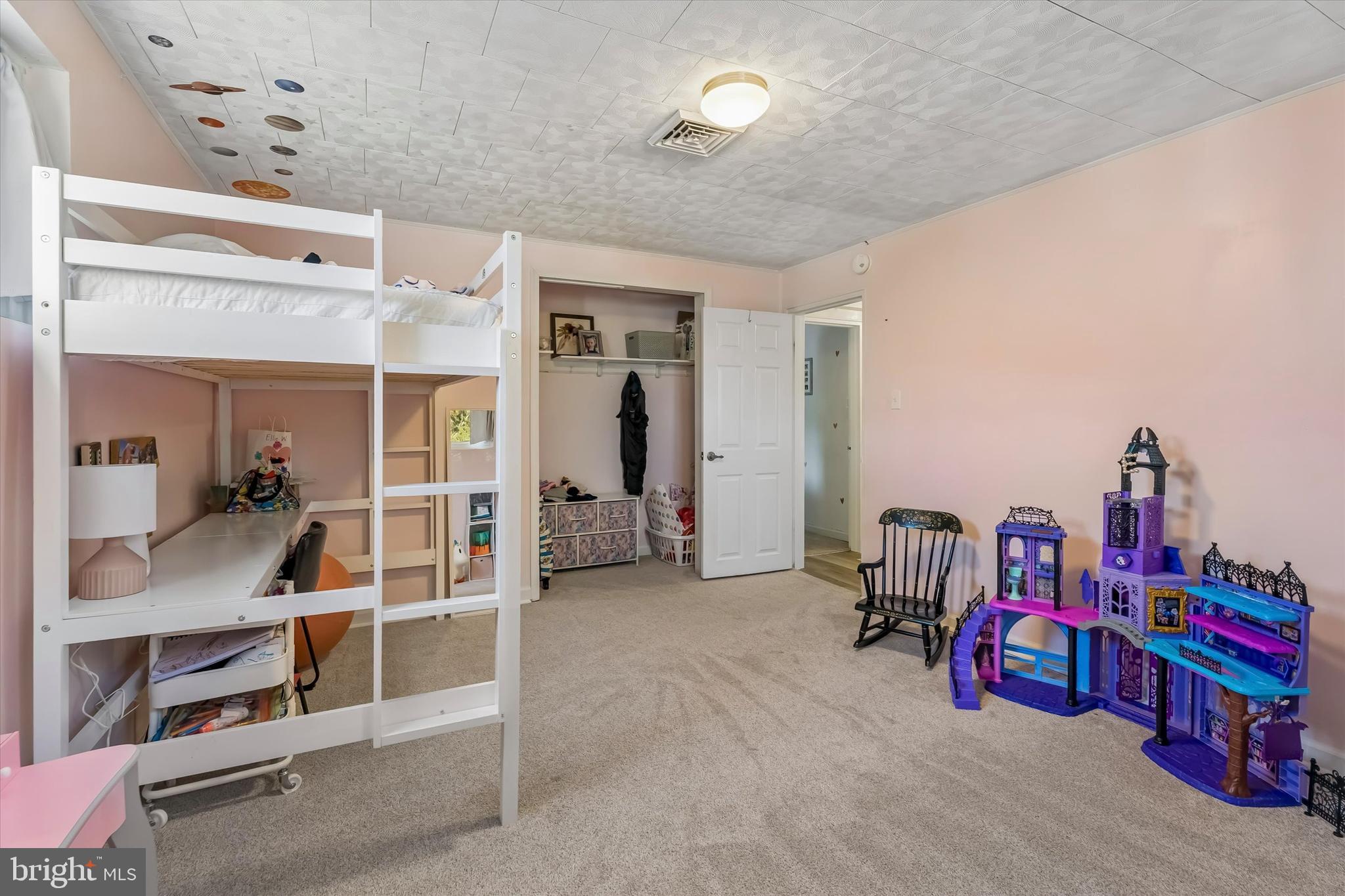 SCHOOL SIDE MANOR - Residential