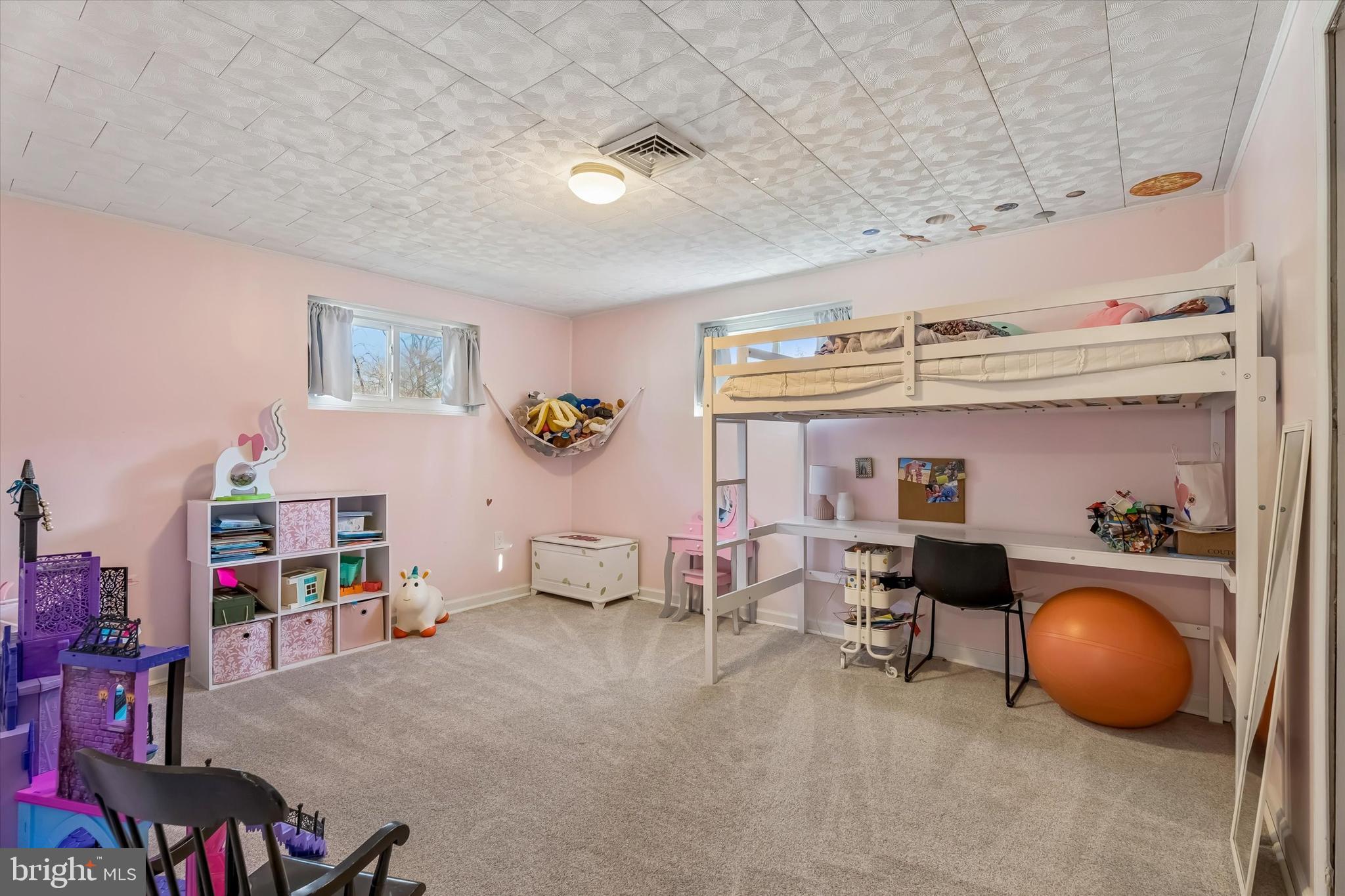 SCHOOL SIDE MANOR - Residential