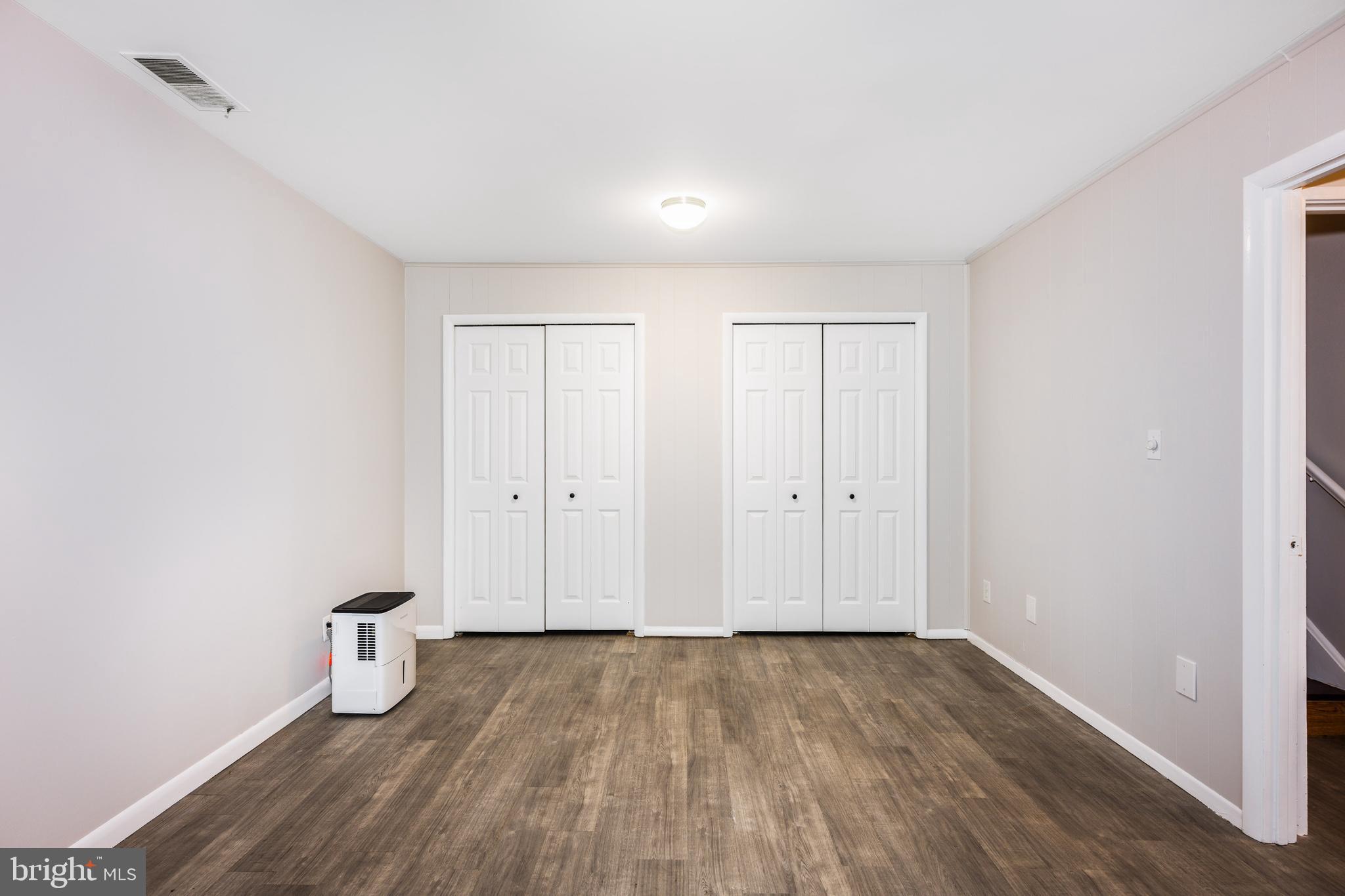 VILLAGE OF OAKLAND MILLS - Residential