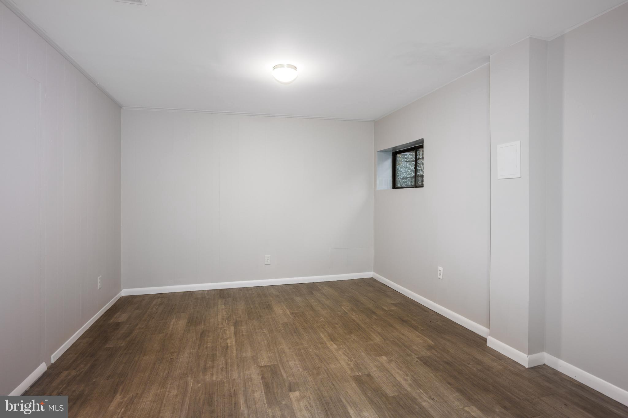 VILLAGE OF OAKLAND MILLS - Residential