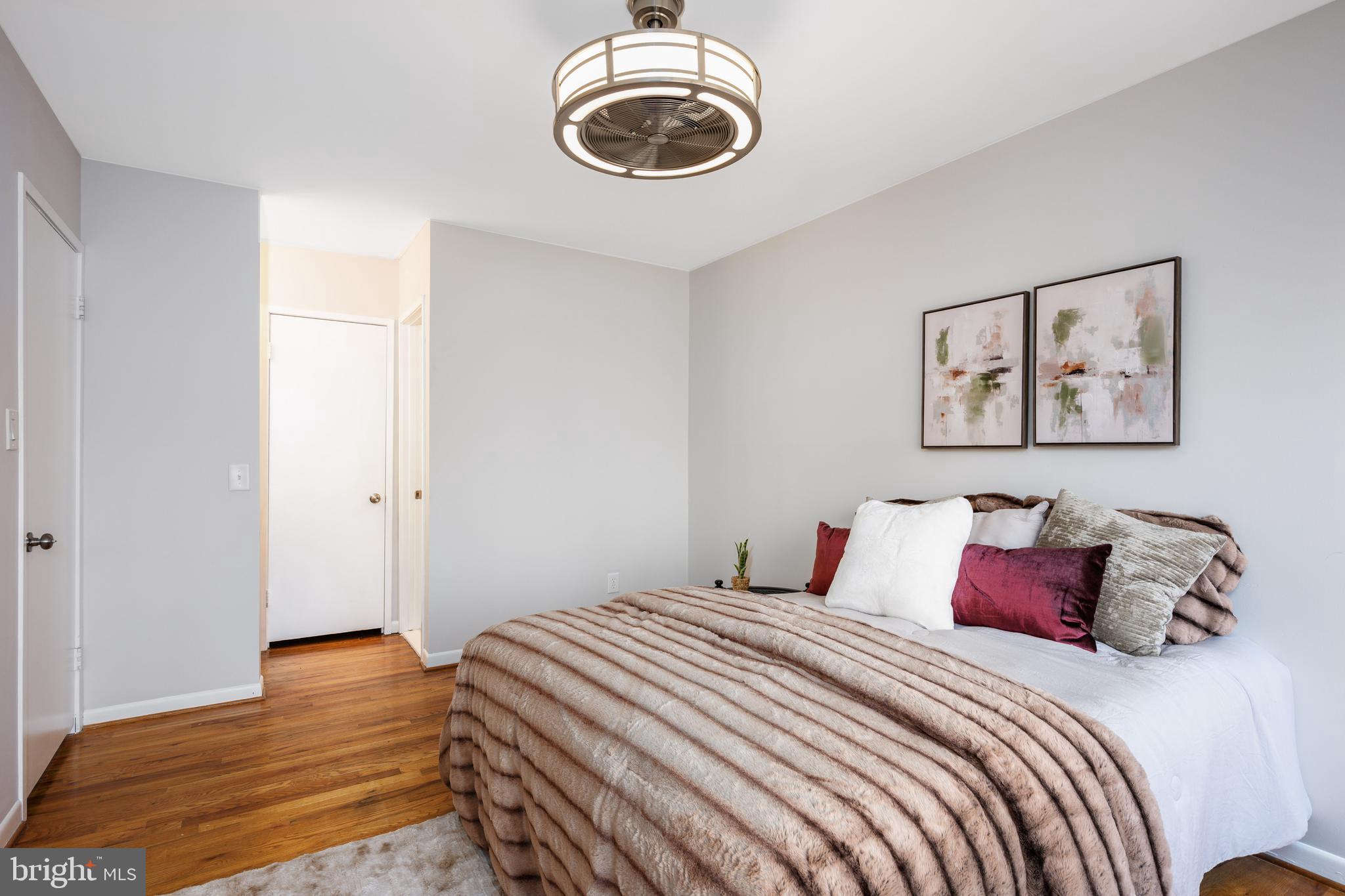 VILLAGE OF OAKLAND MILLS - Residential