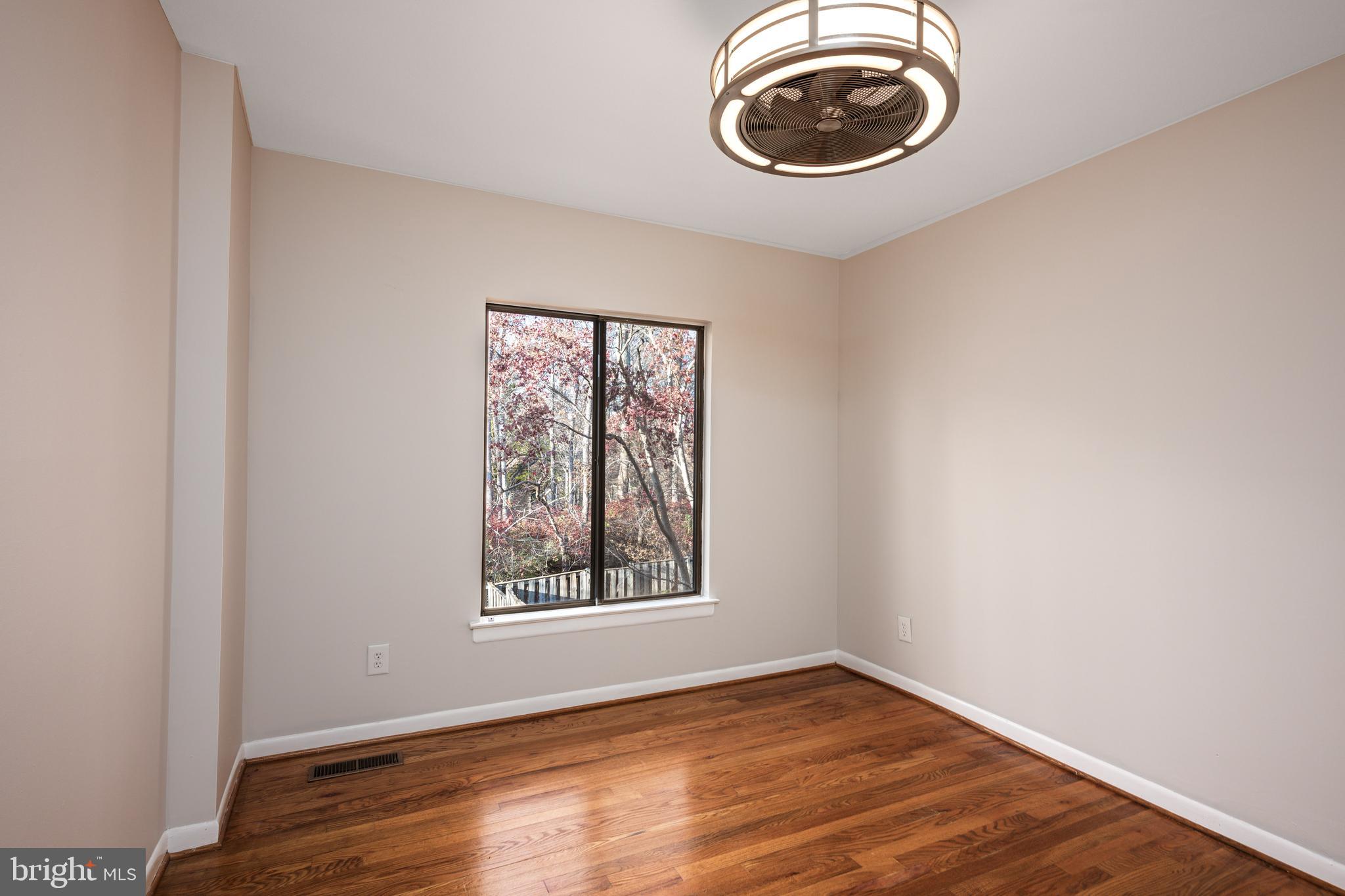 VILLAGE OF OAKLAND MILLS - Residential