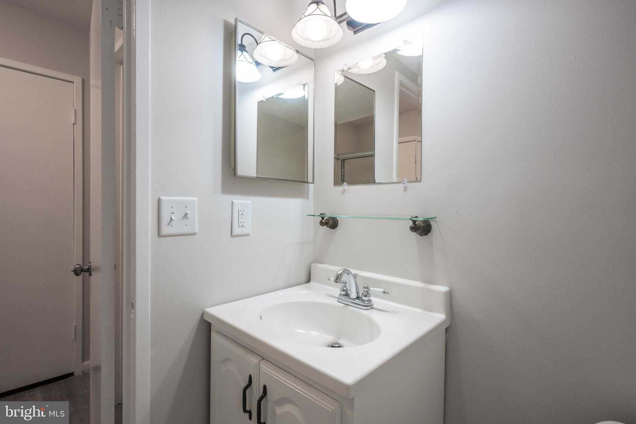 VILLAGE OF OAKLAND MILLS - Residential