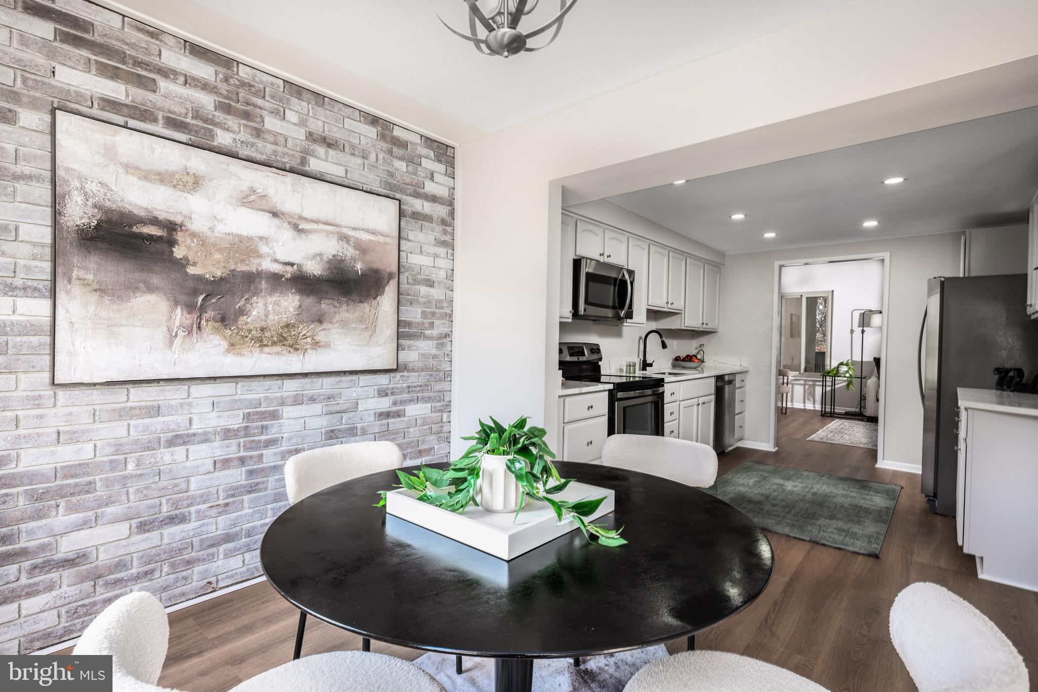 VILLAGE OF OAKLAND MILLS - Residential