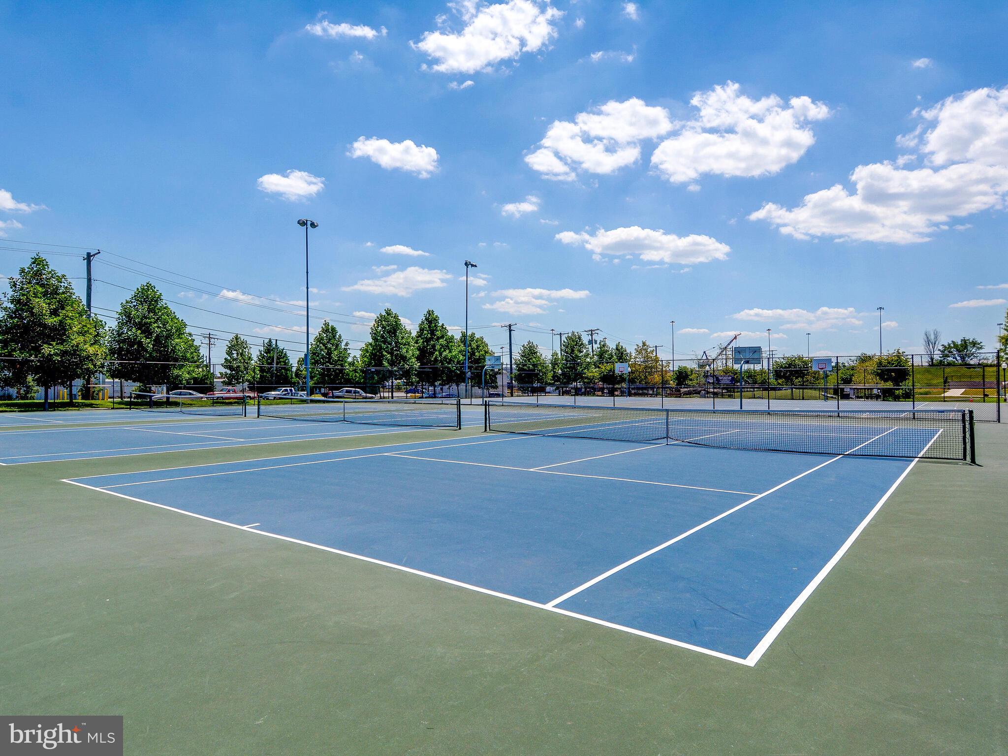 LOCUST POINT - Residential