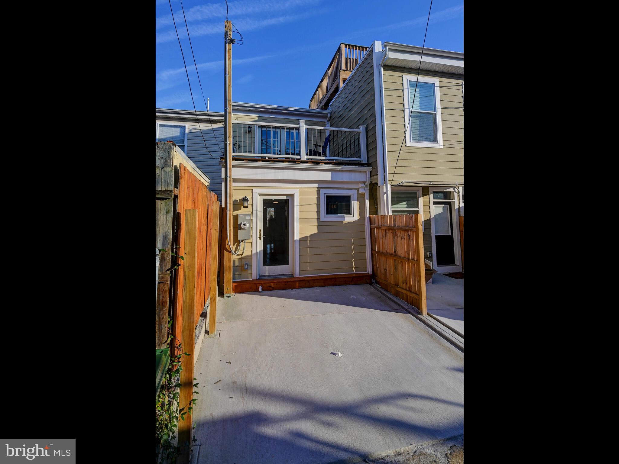 LOCUST POINT - Residential