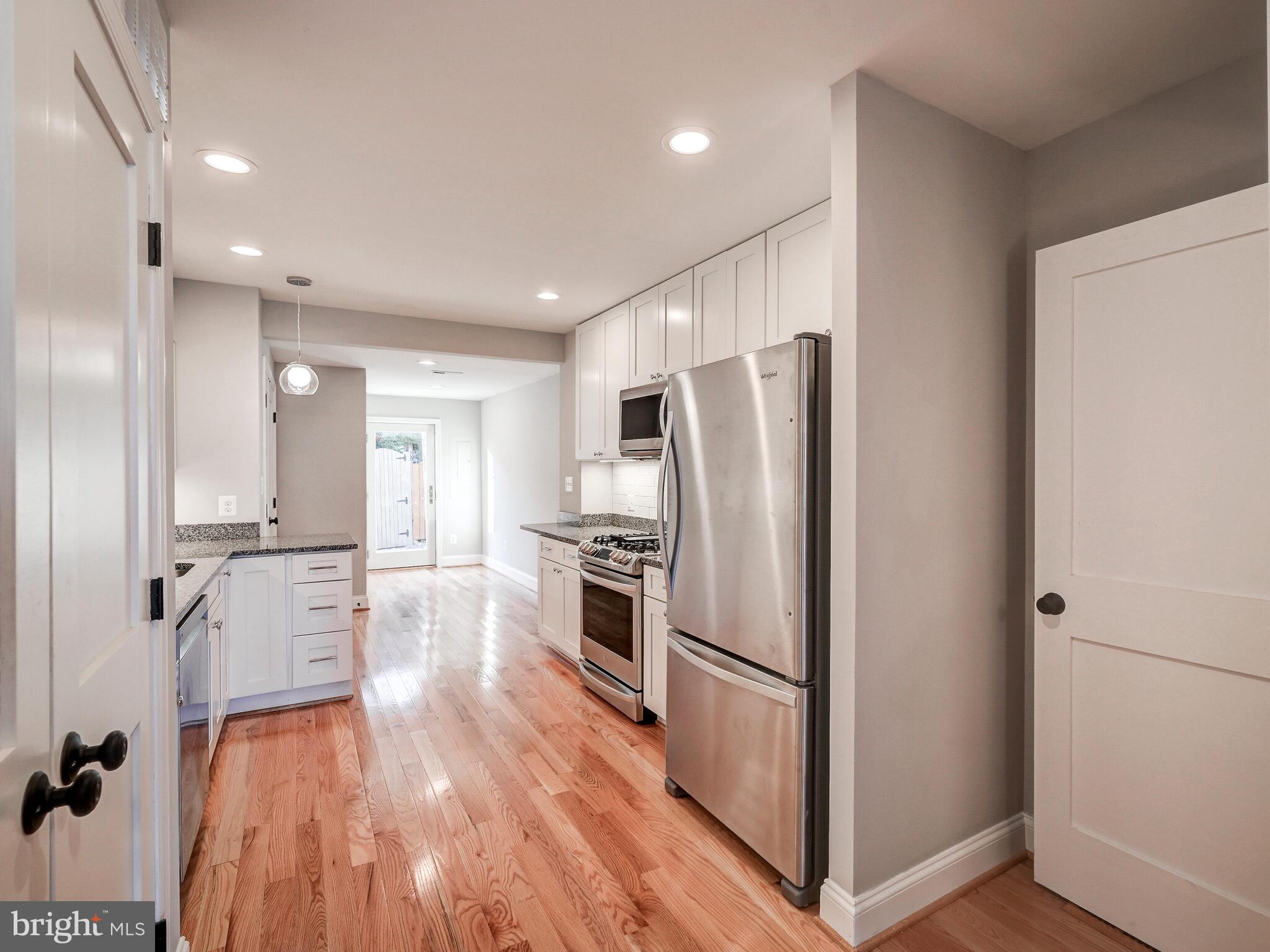 LOCUST POINT - Residential