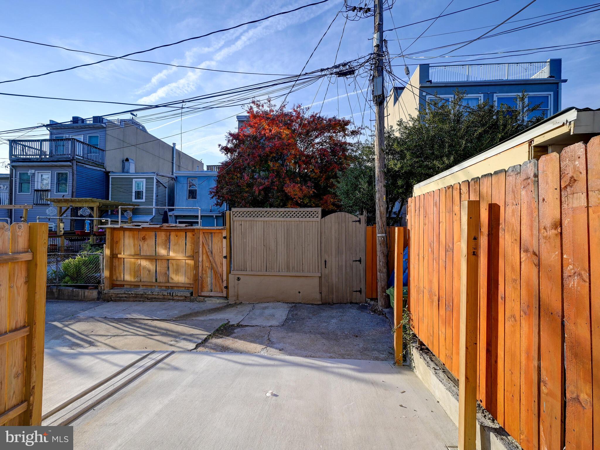 LOCUST POINT - Residential