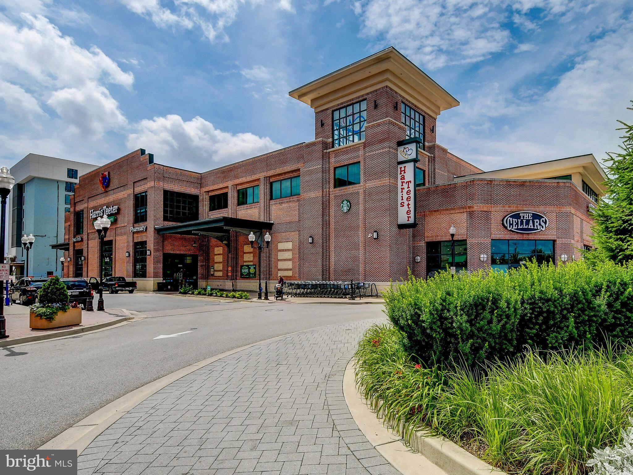 LOCUST POINT - Residential