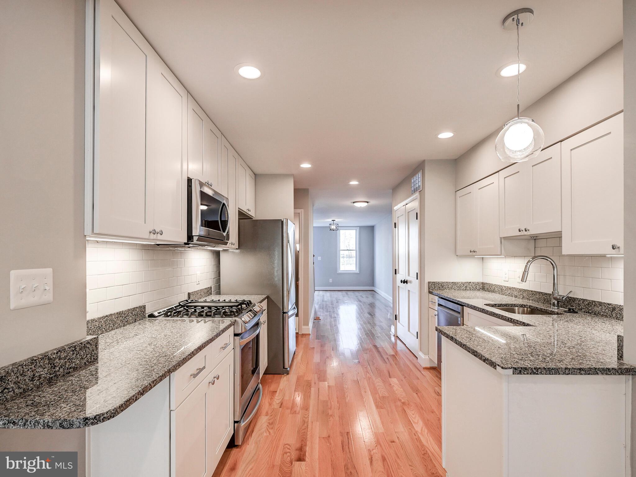 LOCUST POINT - Residential