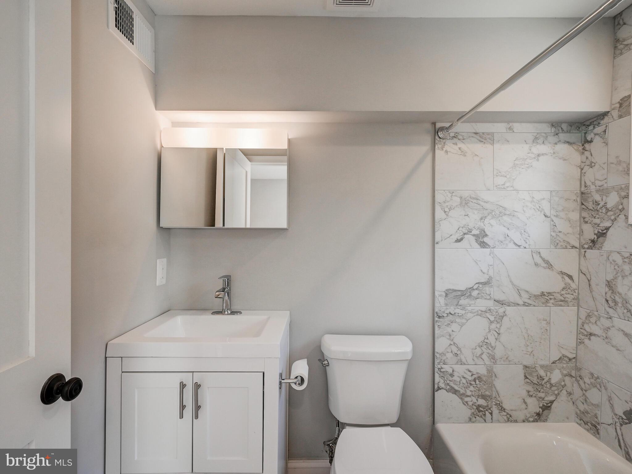 LOCUST POINT - Residential