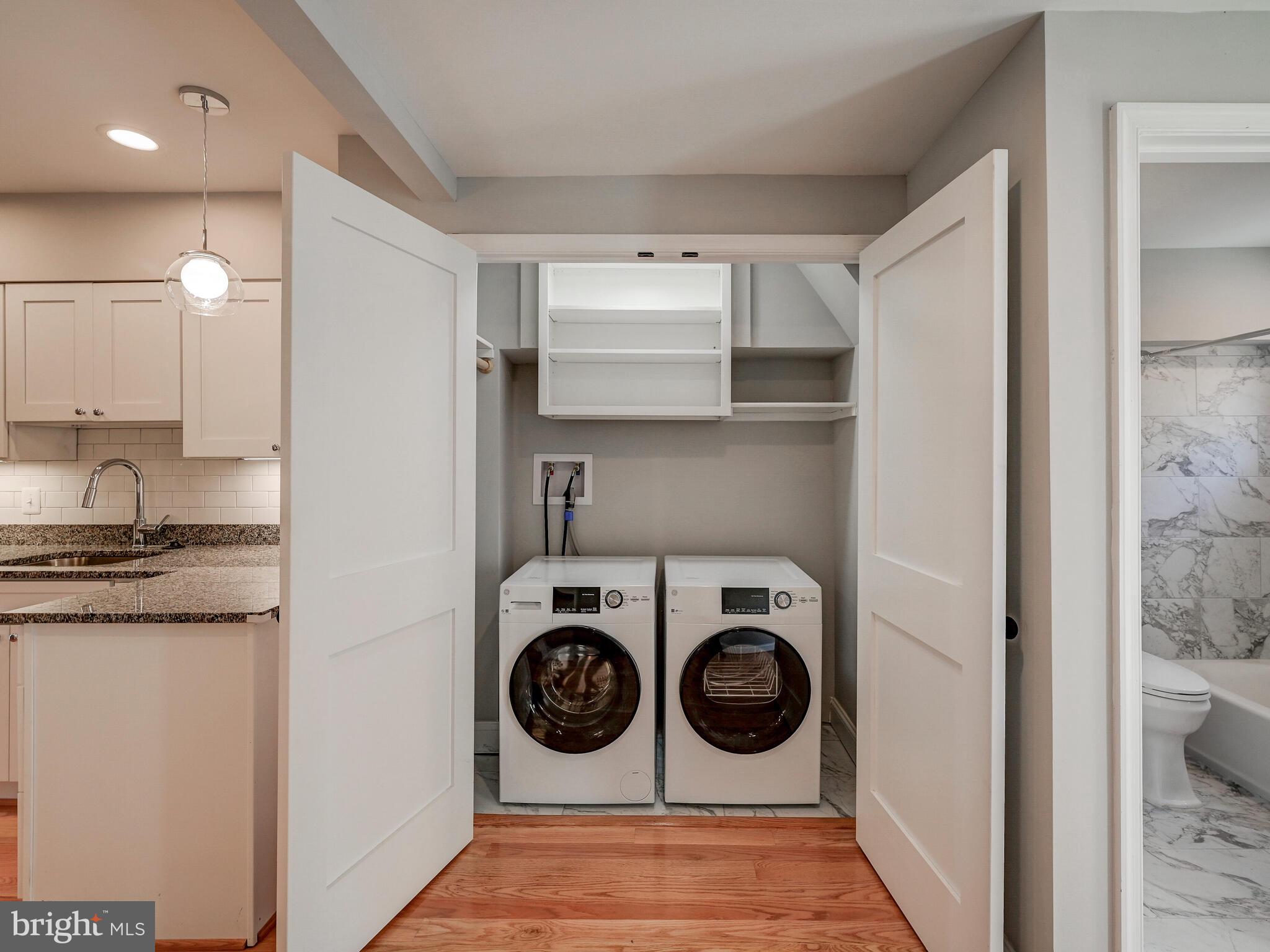 LOCUST POINT - Residential