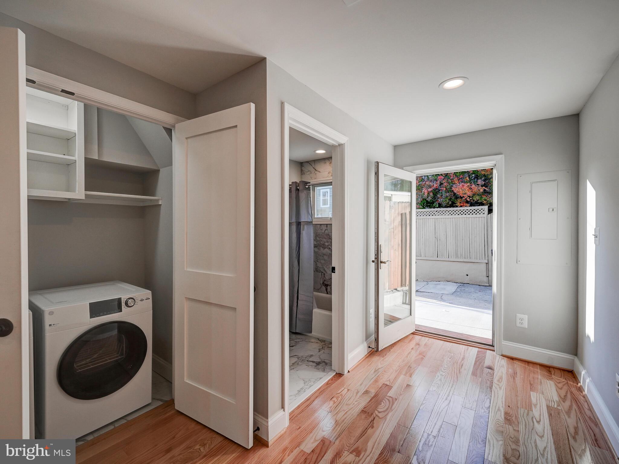 LOCUST POINT - Residential