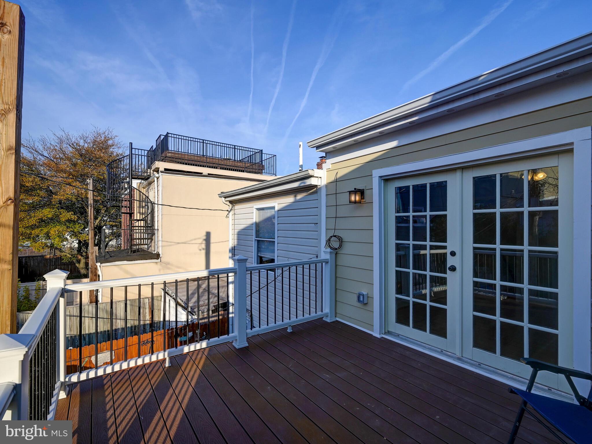 LOCUST POINT - Residential