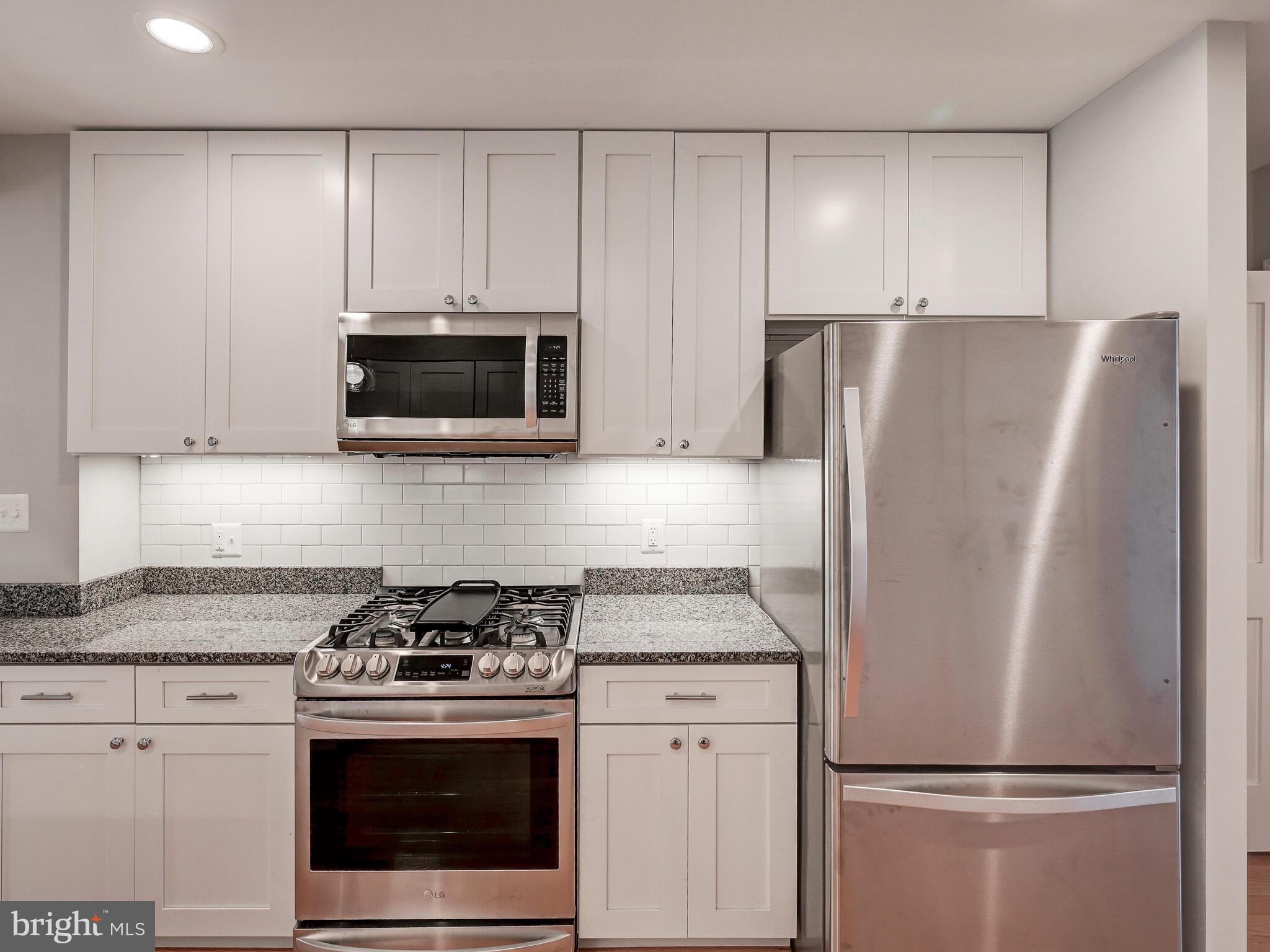 LOCUST POINT - Residential